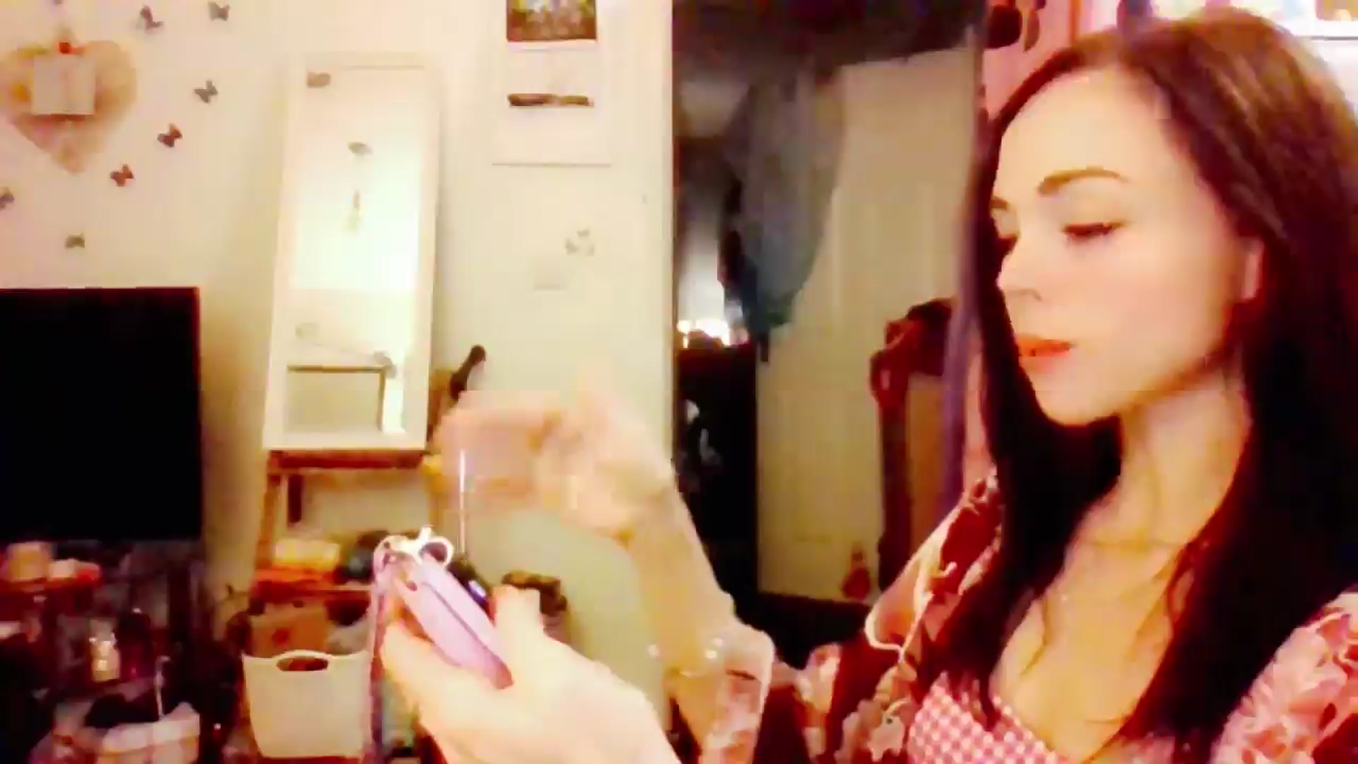 Gallery image thumbnail from MissMistletoe's myfreecams stream on, 07/10/2024, 01:51 image 2 of 20