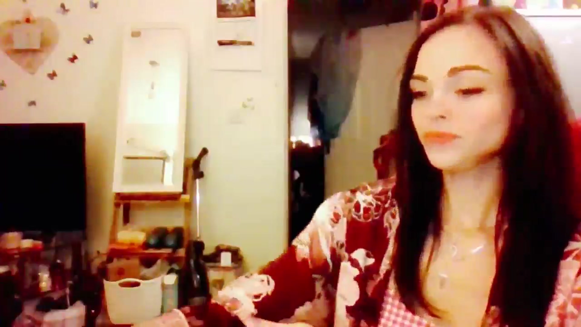 Gallery image thumbnail from MissMistletoe's myfreecams stream on, 07/10/2024, 01:51 image 4 of 20