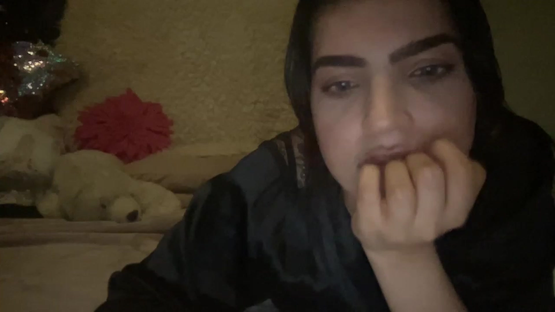 Gallery image thumbnail from MissNariman's myfreecams stream on, 11/22/2022, 03:43 image 5 of 20