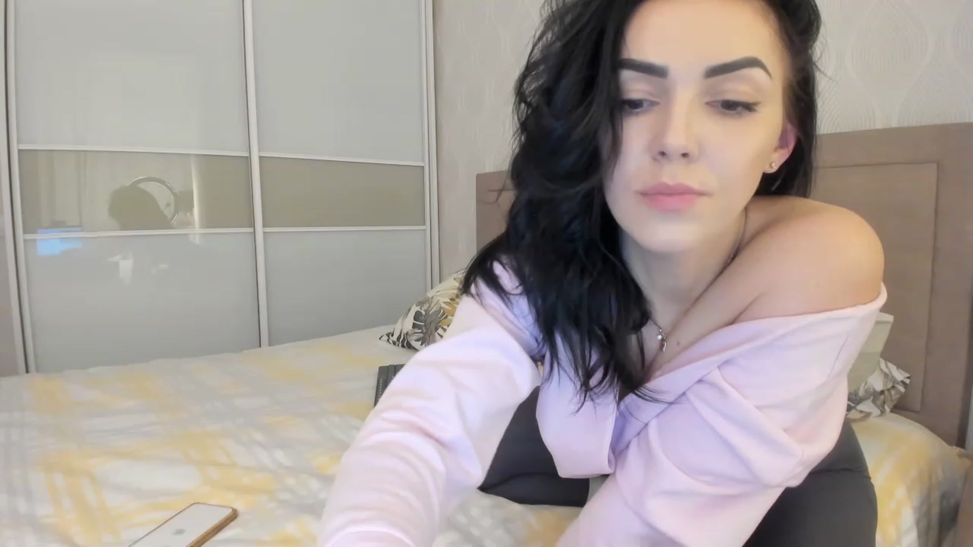 Gallery image thumbnail from MissNelly_'s myfreecams stream on, 11/14/2022, 18:43 image 18 of 20