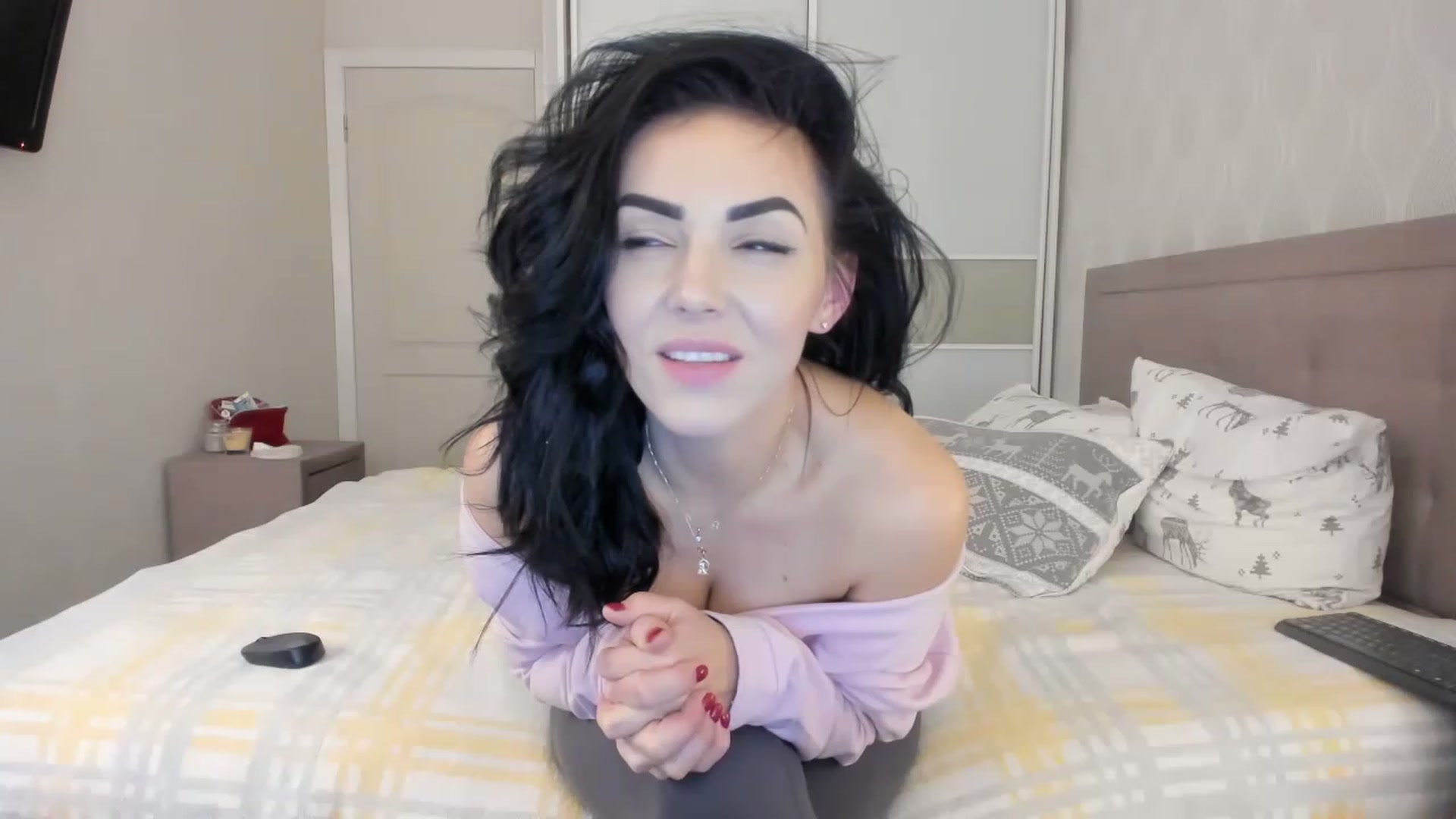 Gallery image thumbnail from MissNelly_'s myfreecams stream on, 11/17/2022, 19:12 image 4 of 20