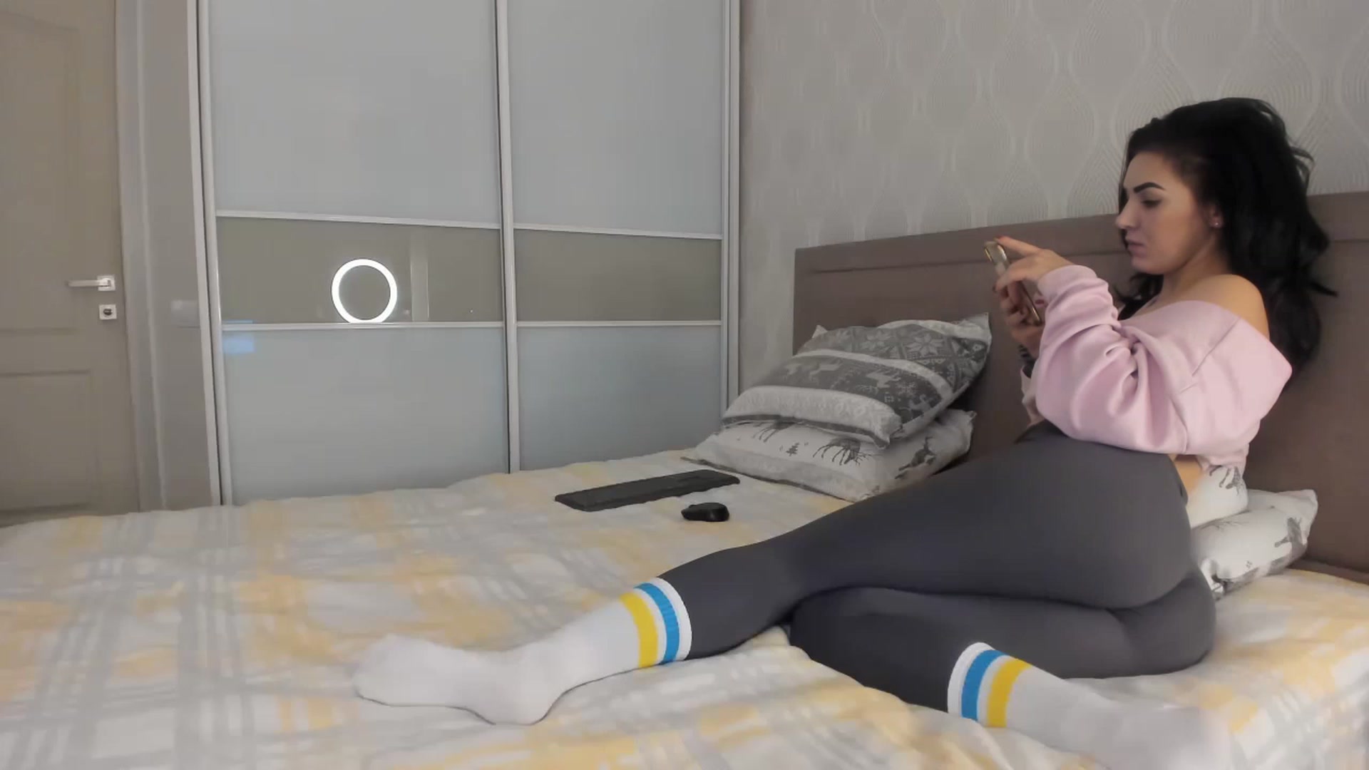 Gallery image thumbnail from MissNelly_'s myfreecams stream on, 11/18/2022, 16:27 image 8 of 20