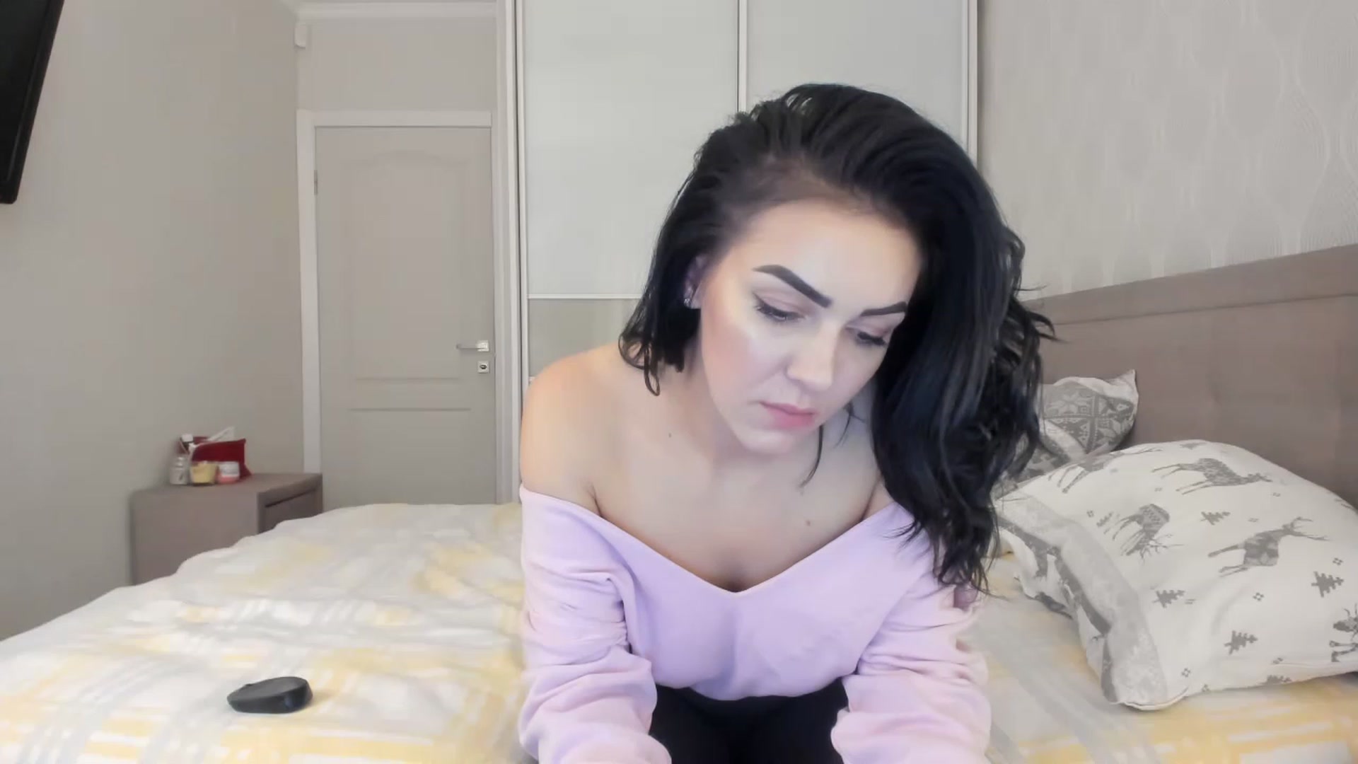 Gallery image thumbnail from MissNelly_'s myfreecams stream on, 11/18/2022, 17:03 image 8 of 20