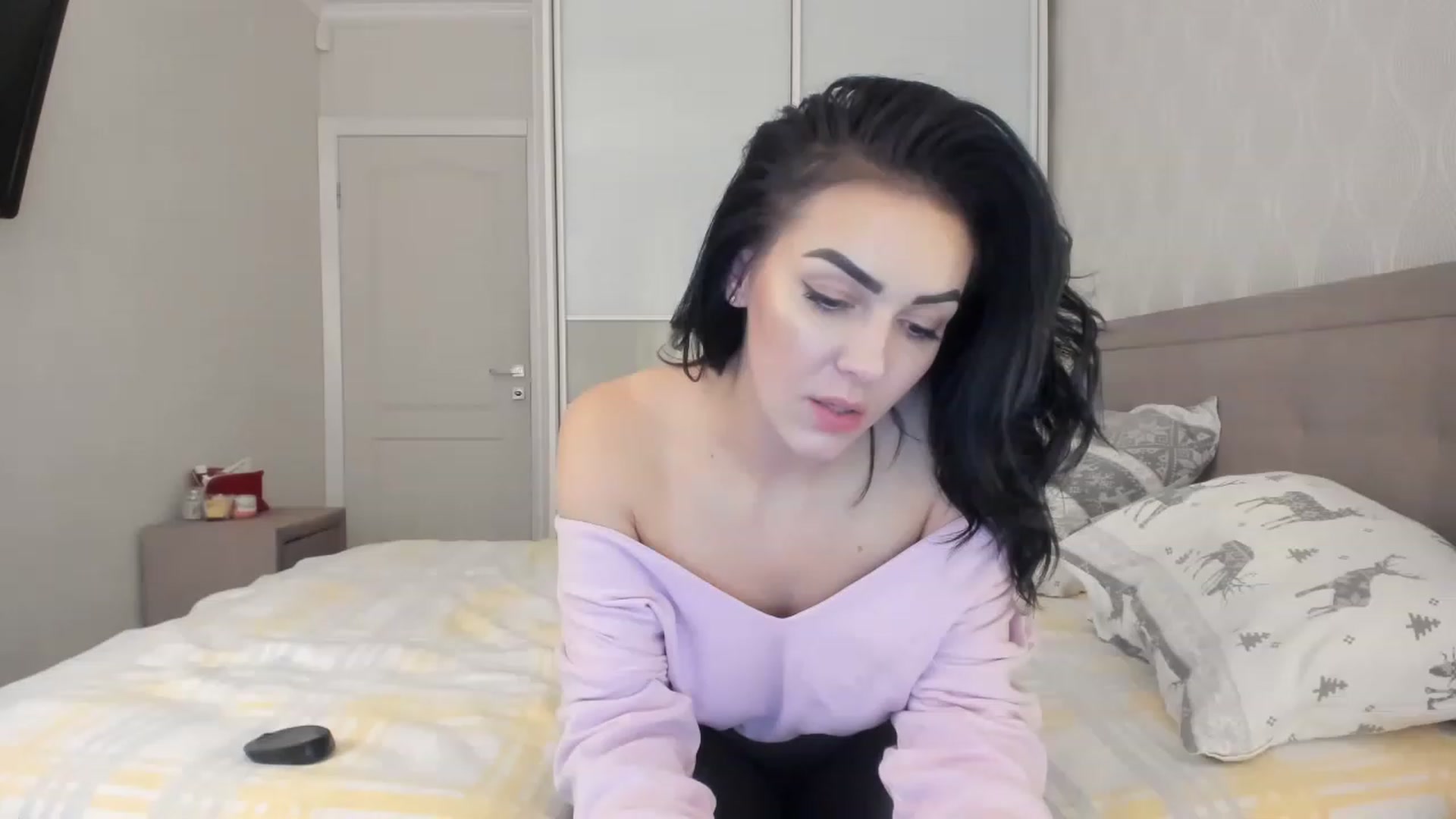 Gallery image thumbnail from MissNelly_'s myfreecams stream on, 11/18/2022, 17:03 image 7 of 20