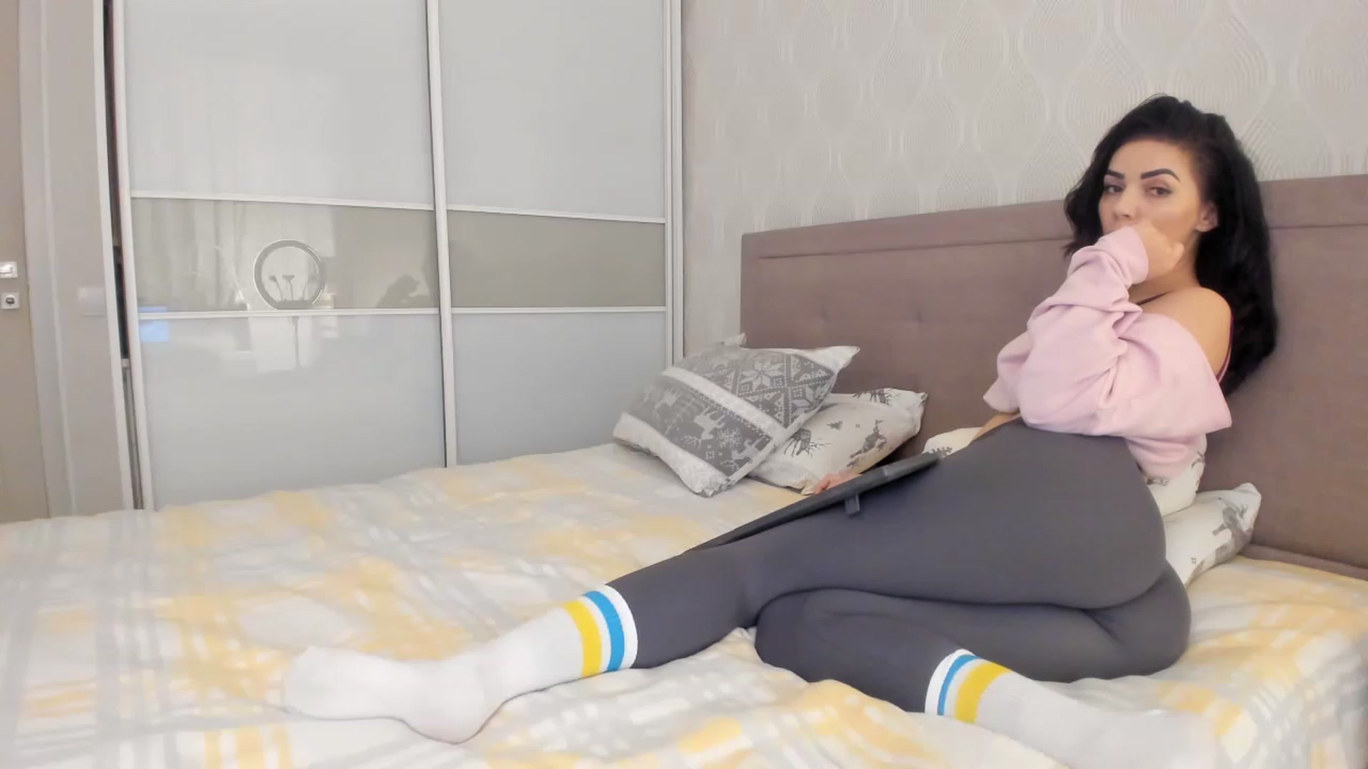 Gallery image thumbnail from MissNelly_'s myfreecams stream on, 11/18/2022, 18:00 image 19 of 20
