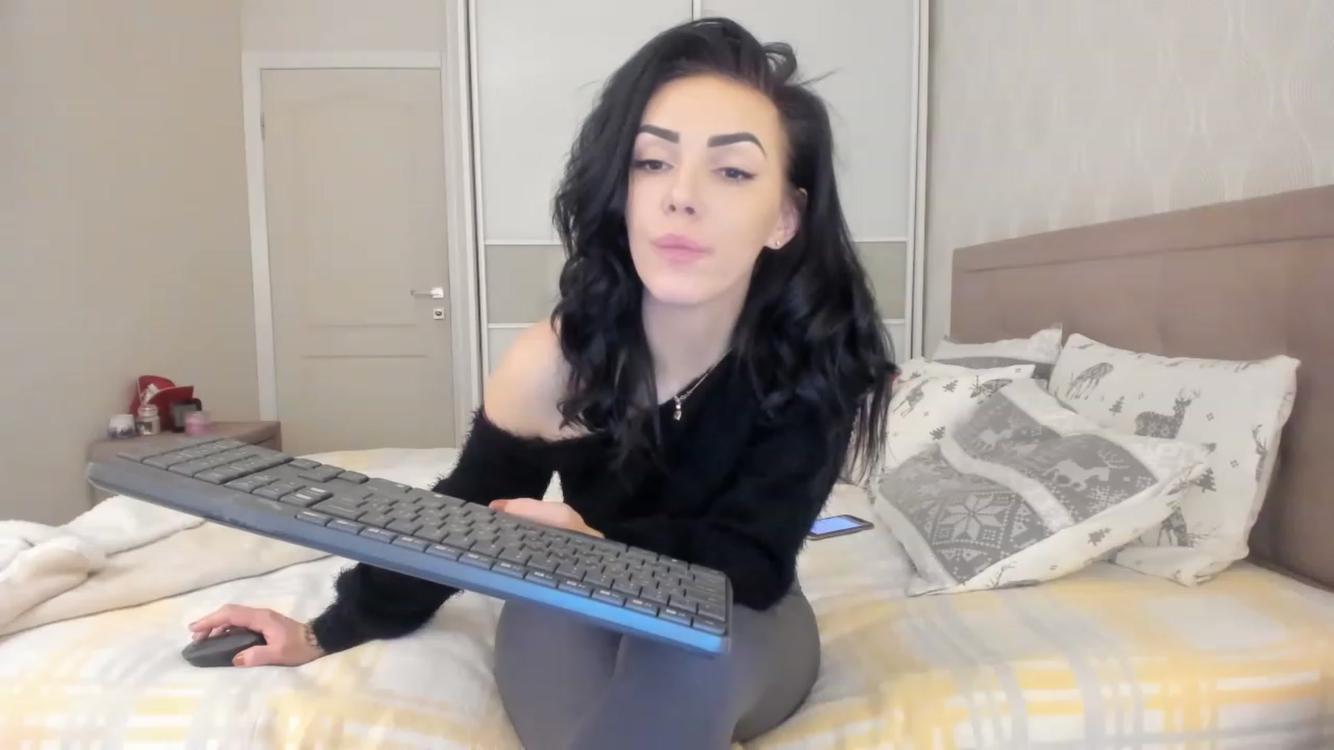 Gallery image thumbnail from MissNelly_'s myfreecams stream on, 11/24/2022, 18:58 image 1 of 20