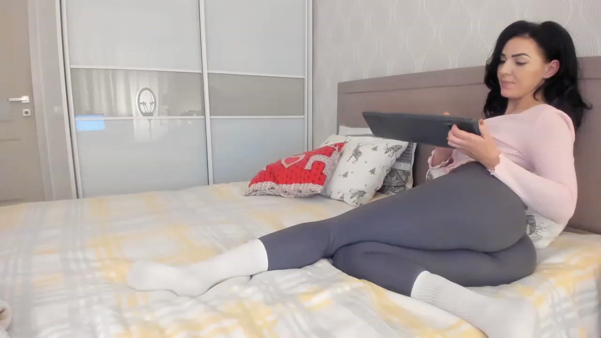 Gallery image thumbnail from MissNelly_'s myfreecams stream on, 11/24/2022, 18:58 image 13 of 20