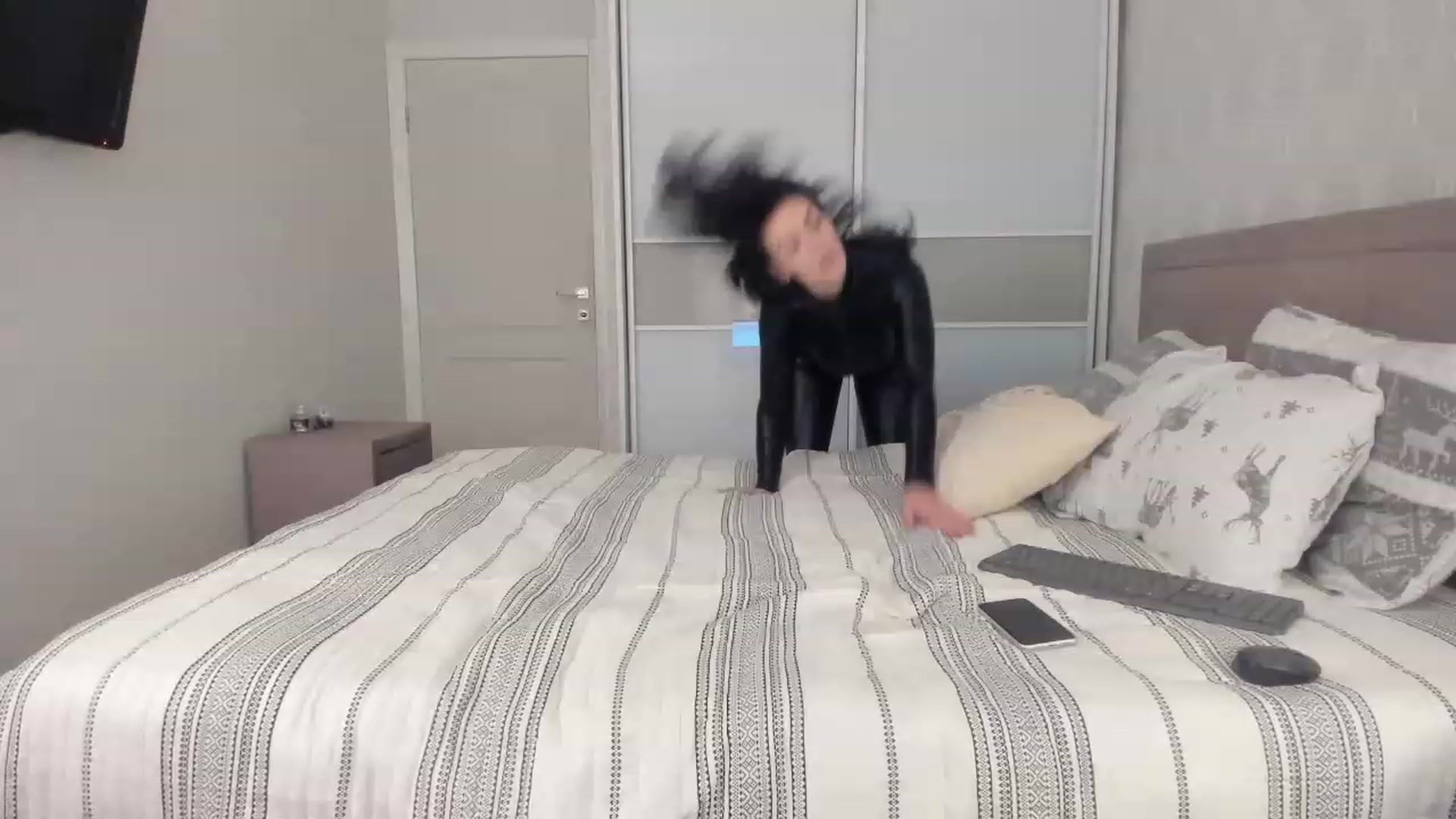 Gallery image thumbnail from MissNelly_'s myfreecams stream on, 12/04/2022, 16:25 image 3 of 20