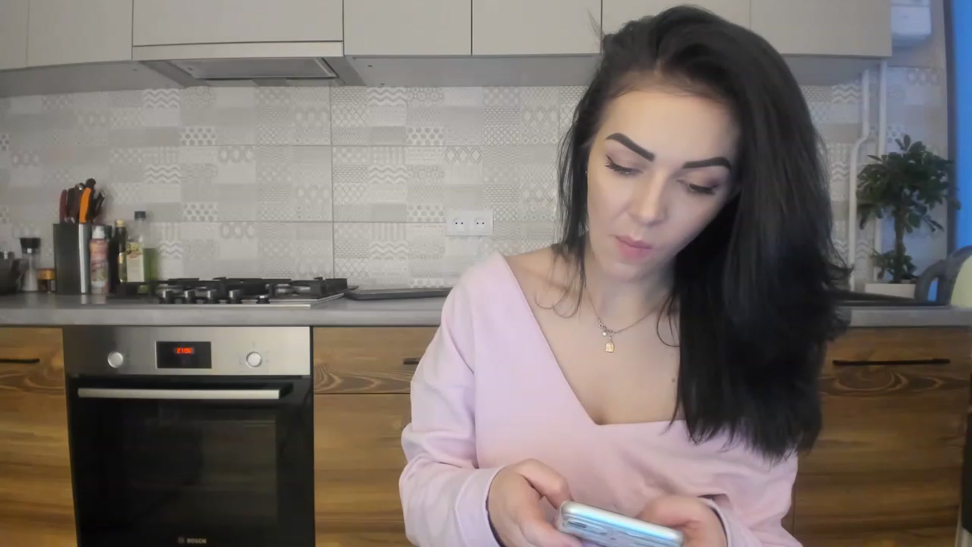 Gallery image thumbnail from MissNelly_'s myfreecams stream on, 12/11/2022, 15:03 image 8 of 20
