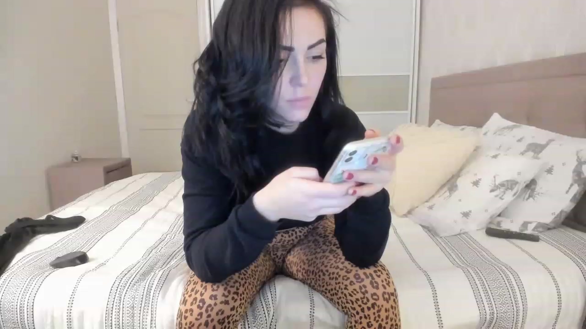 Gallery image thumbnail from MissNelly_'s myfreecams stream on, 12/16/2022, 18:02 image 13 of 20