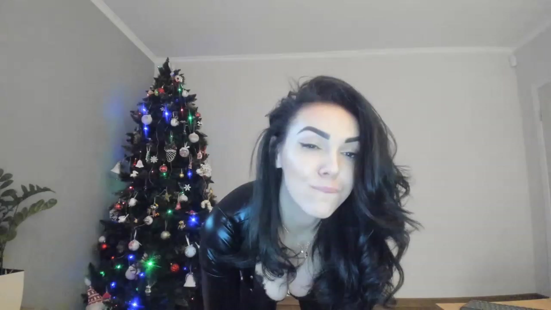 Gallery image thumbnail from MissNelly_'s myfreecams stream on, 12/19/2022, 21:12 image 2 of 20