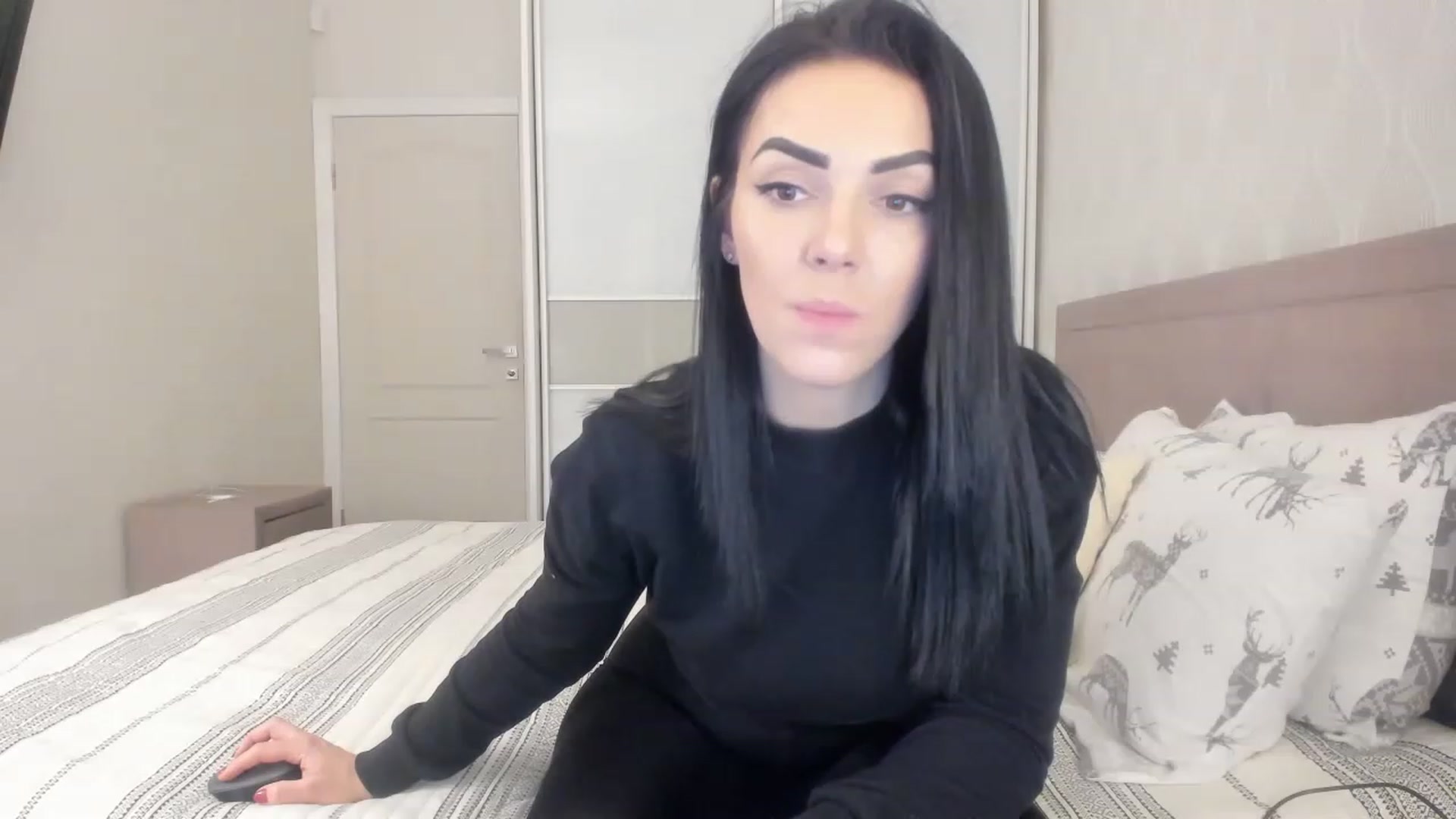 Gallery image thumbnail from MissNelly_'s myfreecams stream on, 12/20/2022, 18:20 image 2 of 20