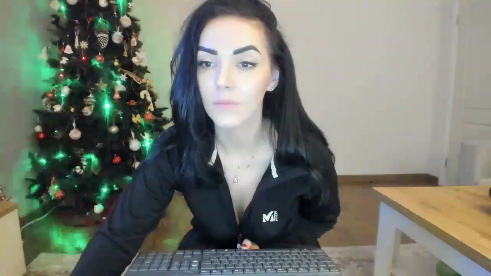 Gallery image thumbnail from MissNelly_'s myfreecams stream on, 12/26/2022, 22:15 image 16 of 20