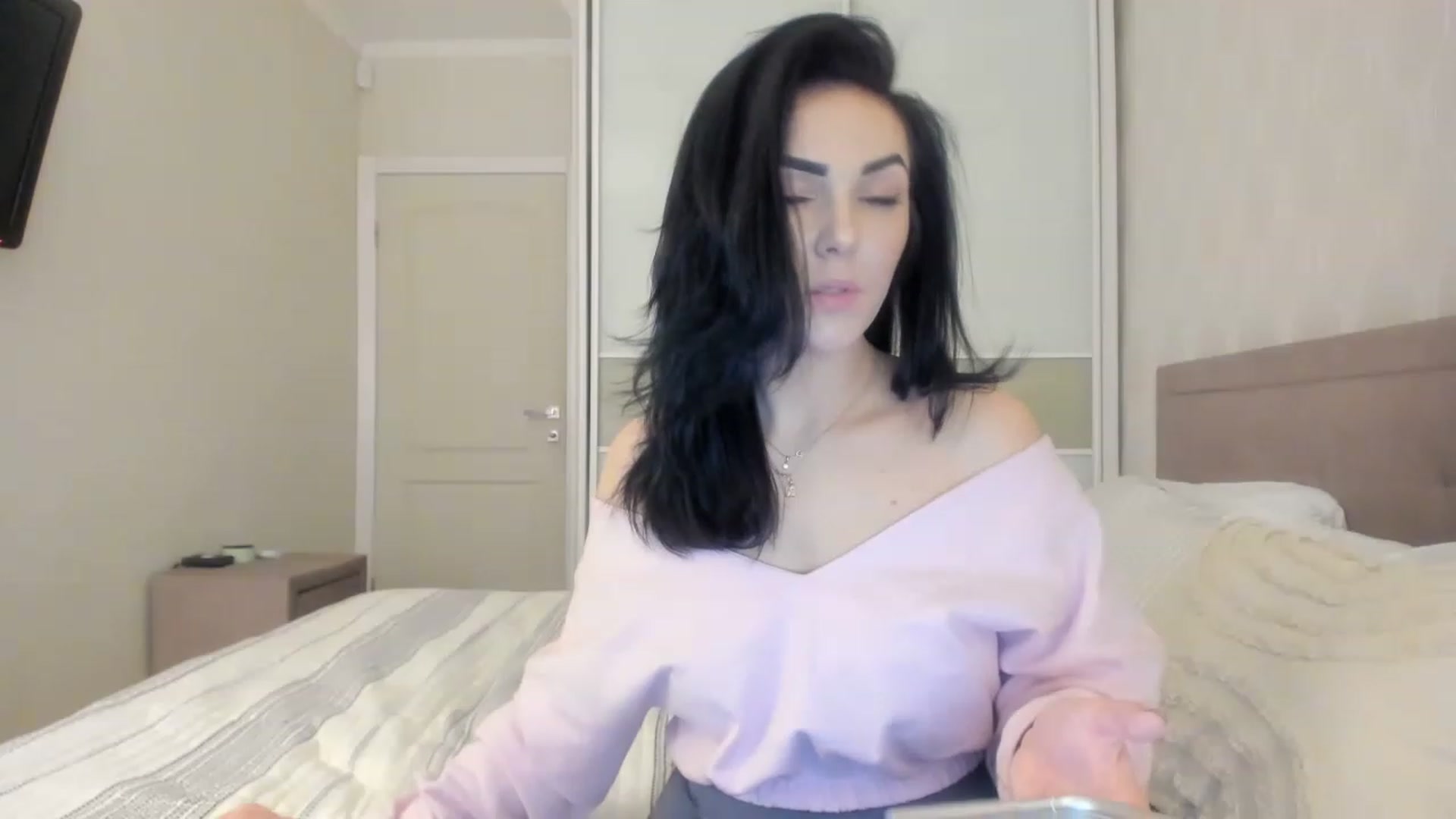 Gallery image thumbnail from MissNelly_'s myfreecams stream on, 12/27/2022, 17:53 image 17 of 20