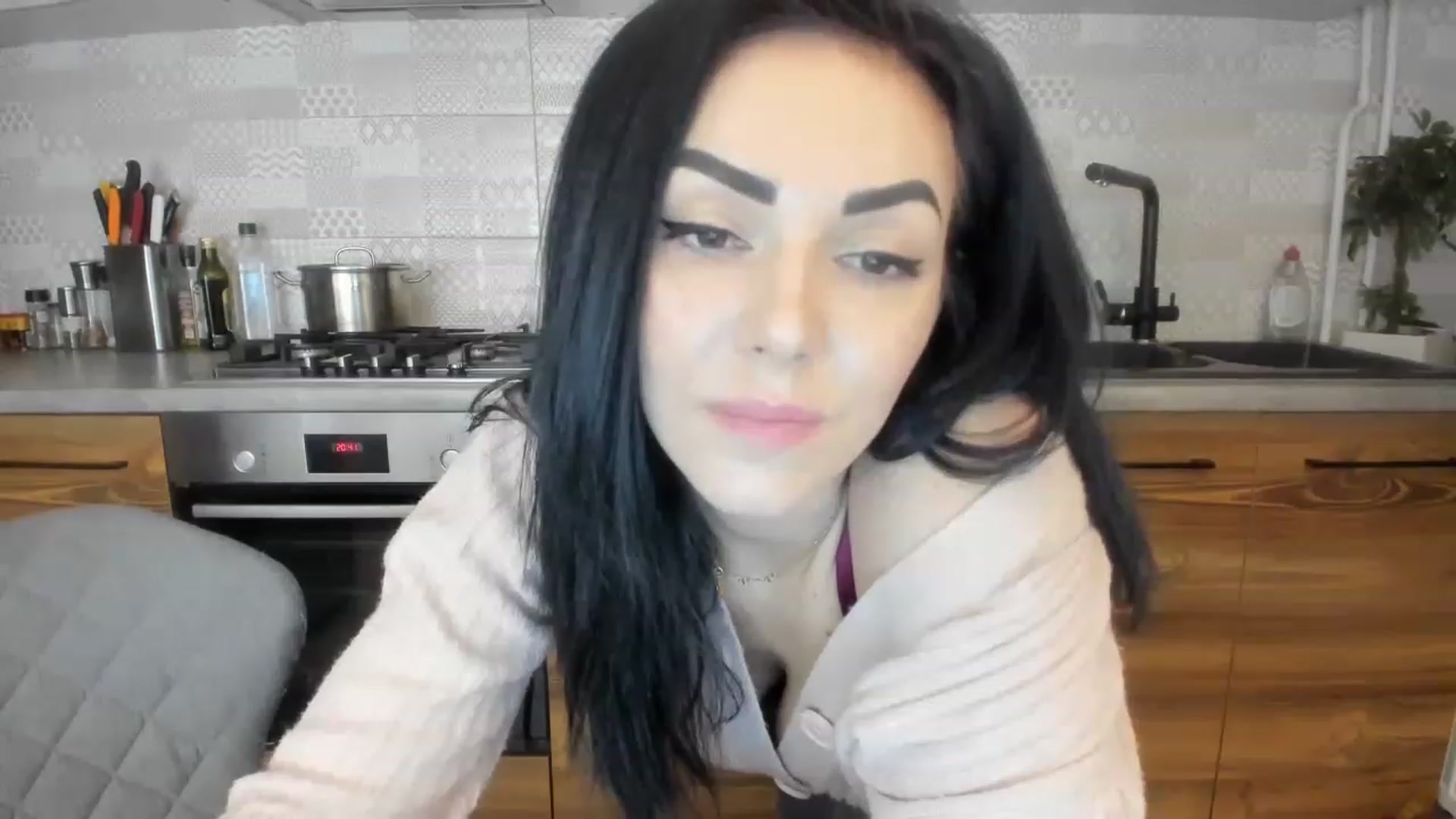 Gallery image thumbnail from MissNelly_'s myfreecams stream on, 12/30/2022, 16:09 image 10 of 20