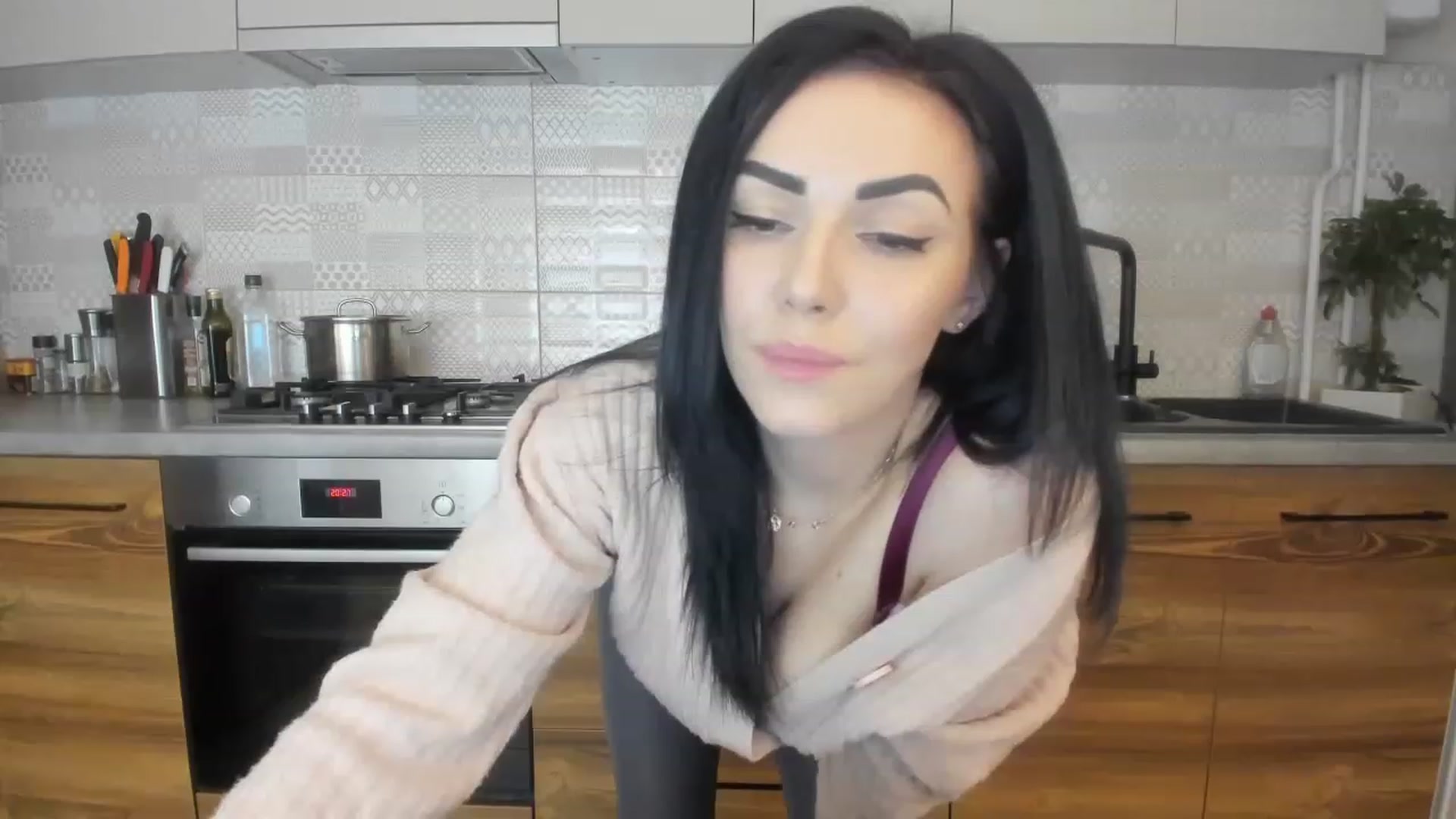 Gallery image thumbnail from MissNelly_'s myfreecams stream on, 12/30/2022, 16:09 image 4 of 20