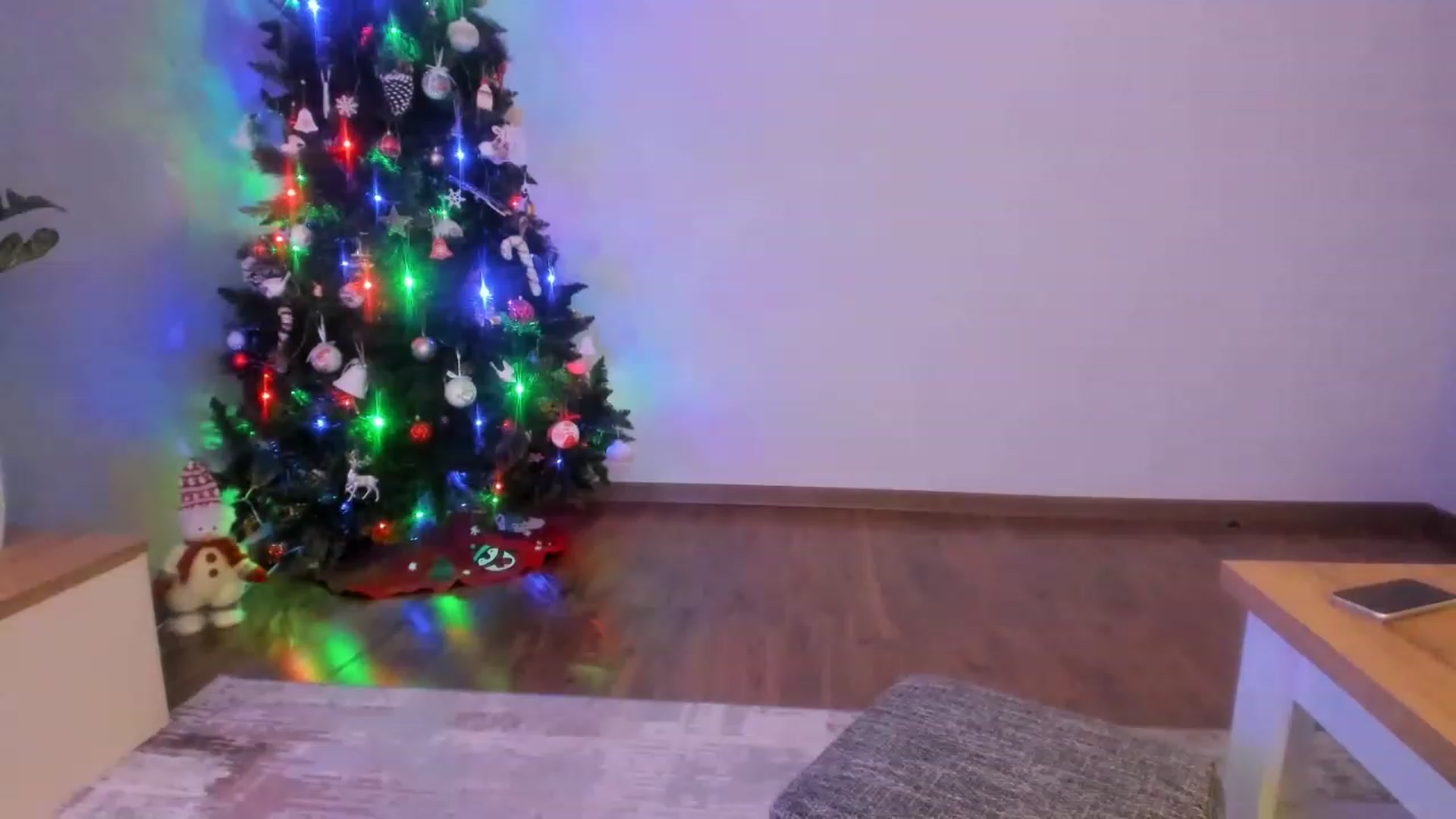 Gallery image thumbnail from MissNelly_'s myfreecams stream on, 01/05/2023, 23:33 image 15 of 20