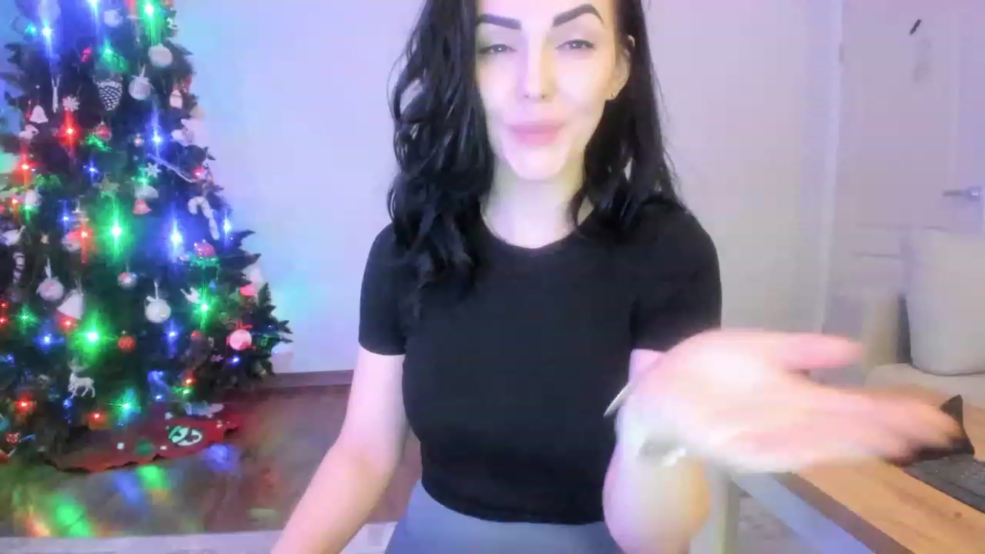 Gallery image thumbnail from MissNelly_'s myfreecams stream on, 01/05/2023, 23:33 image 8 of 20