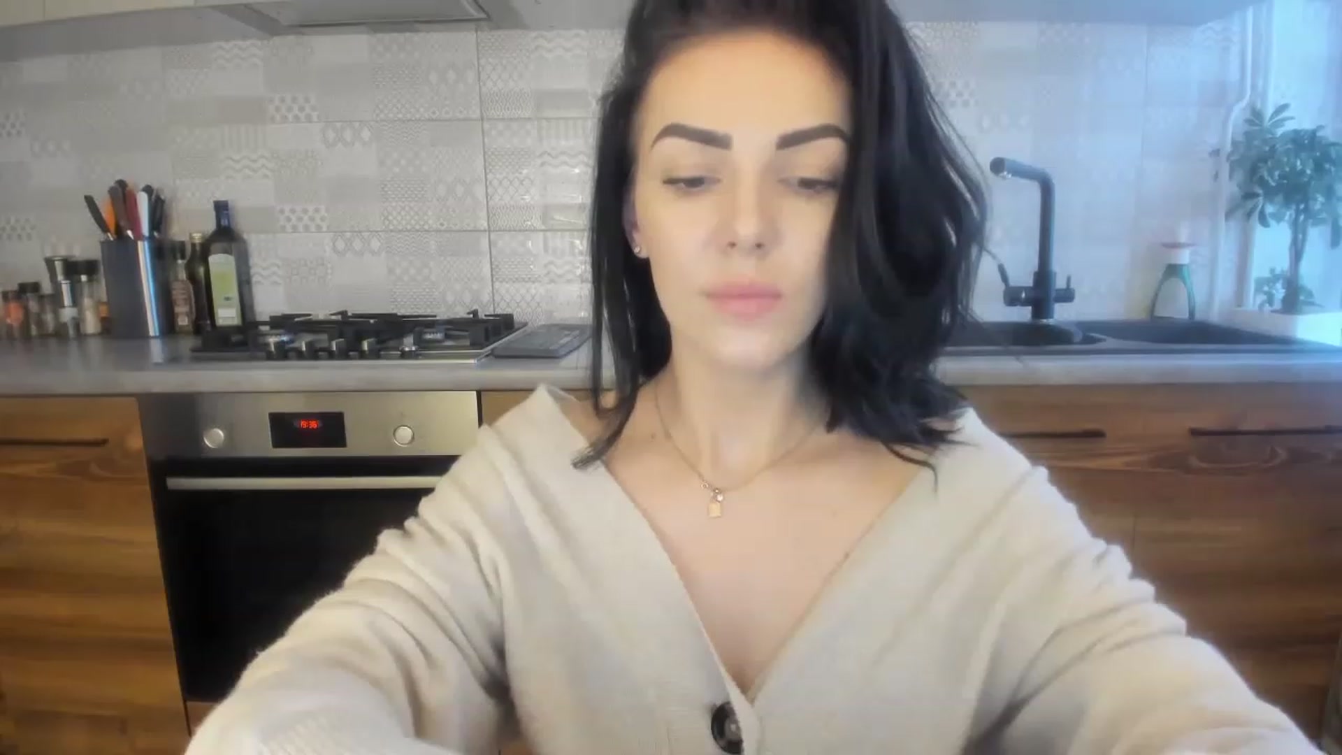 Gallery image thumbnail from MissNelly_'s myfreecams stream on, 01/15/2023, 12:48 image 9 of 20
