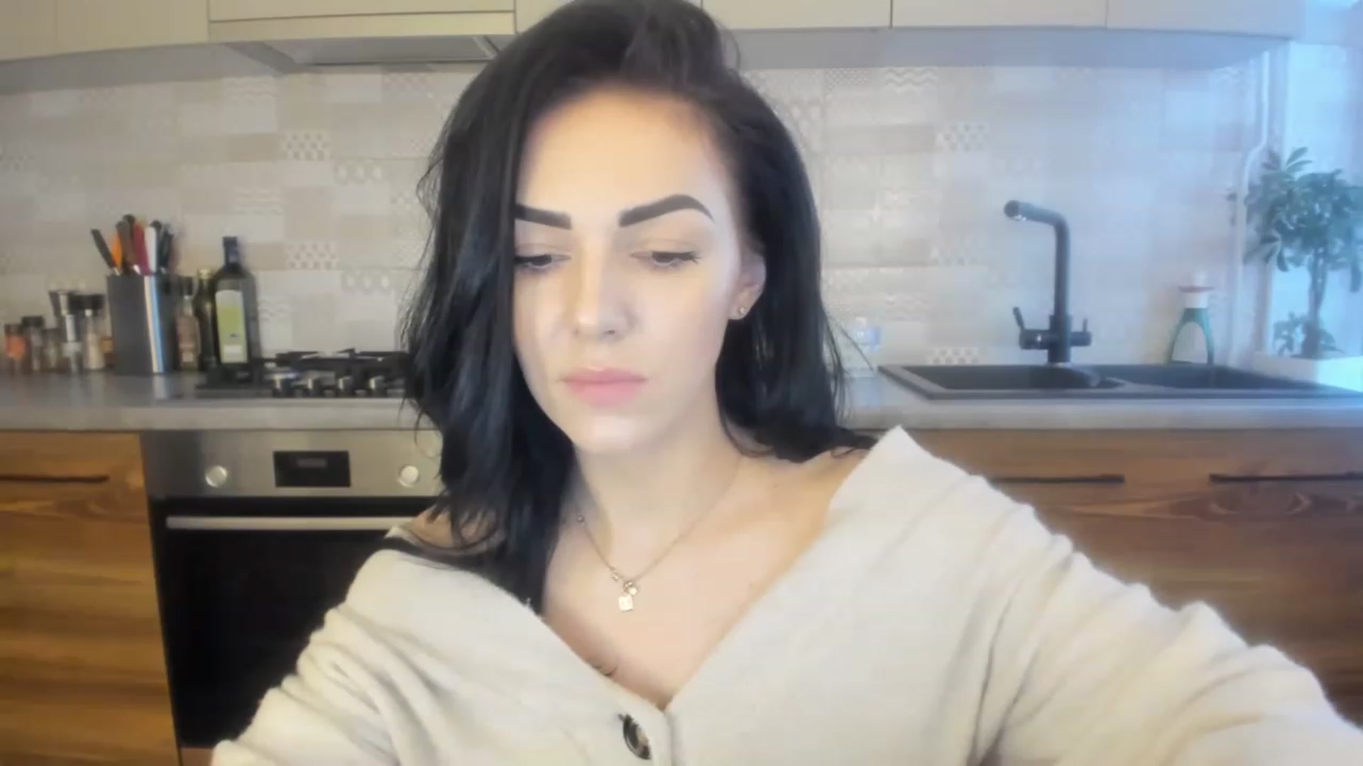 Gallery image thumbnail from MissNelly_'s myfreecams stream on, 01/15/2023, 13:03 image 17 of 20