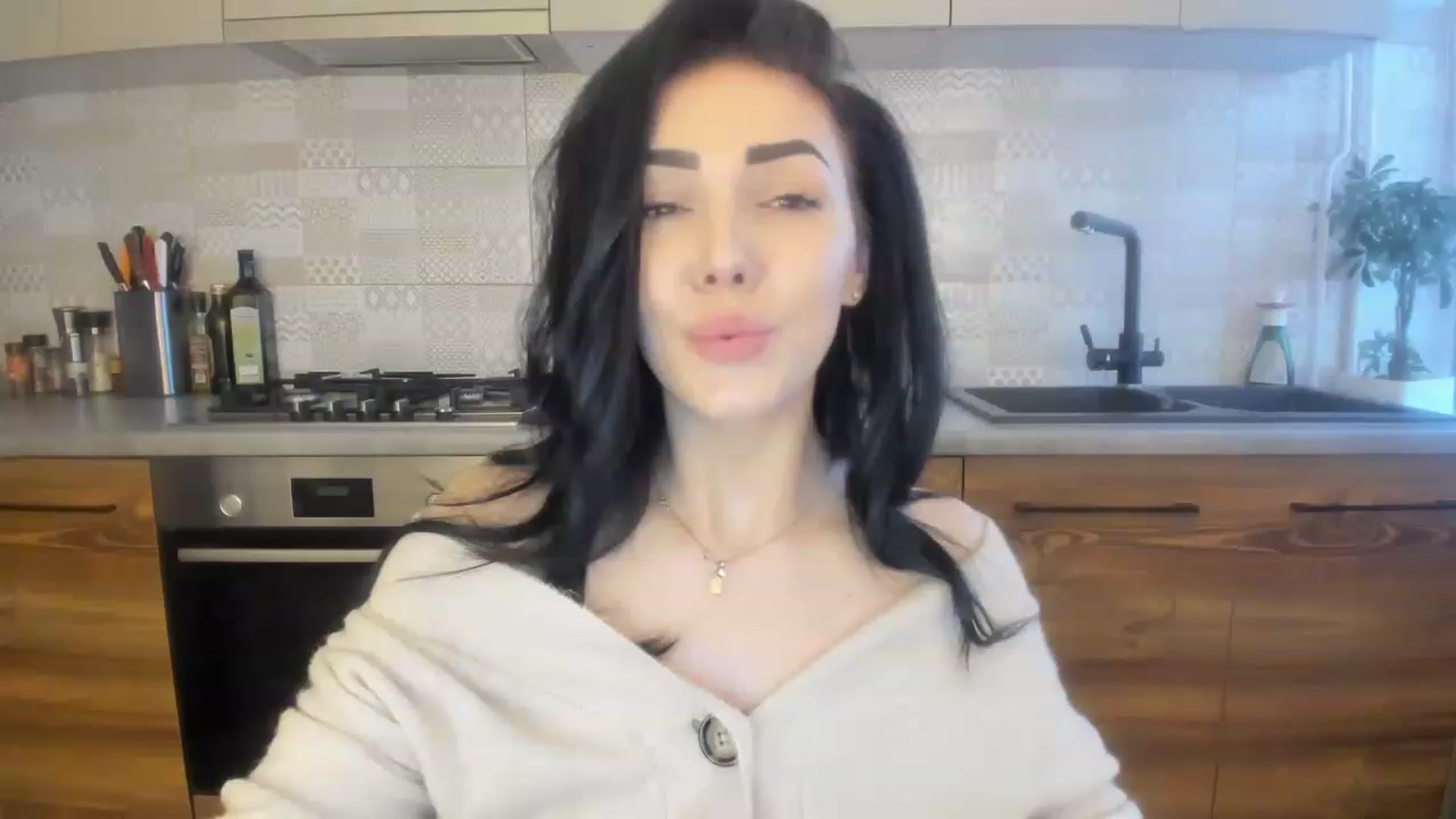 Gallery image thumbnail from MissNelly_'s myfreecams stream on, 01/15/2023, 13:03 image 15 of 20