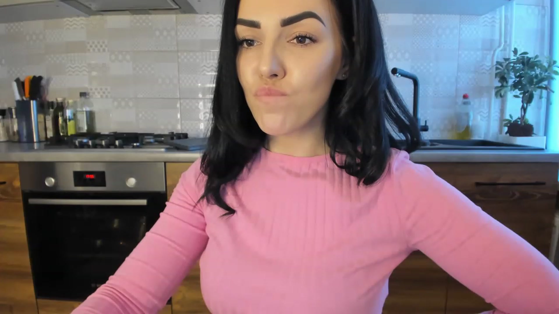 Gallery image thumbnail from MissNelly_'s myfreecams stream on, 02/06/2023, 14:33 image 5 of 20