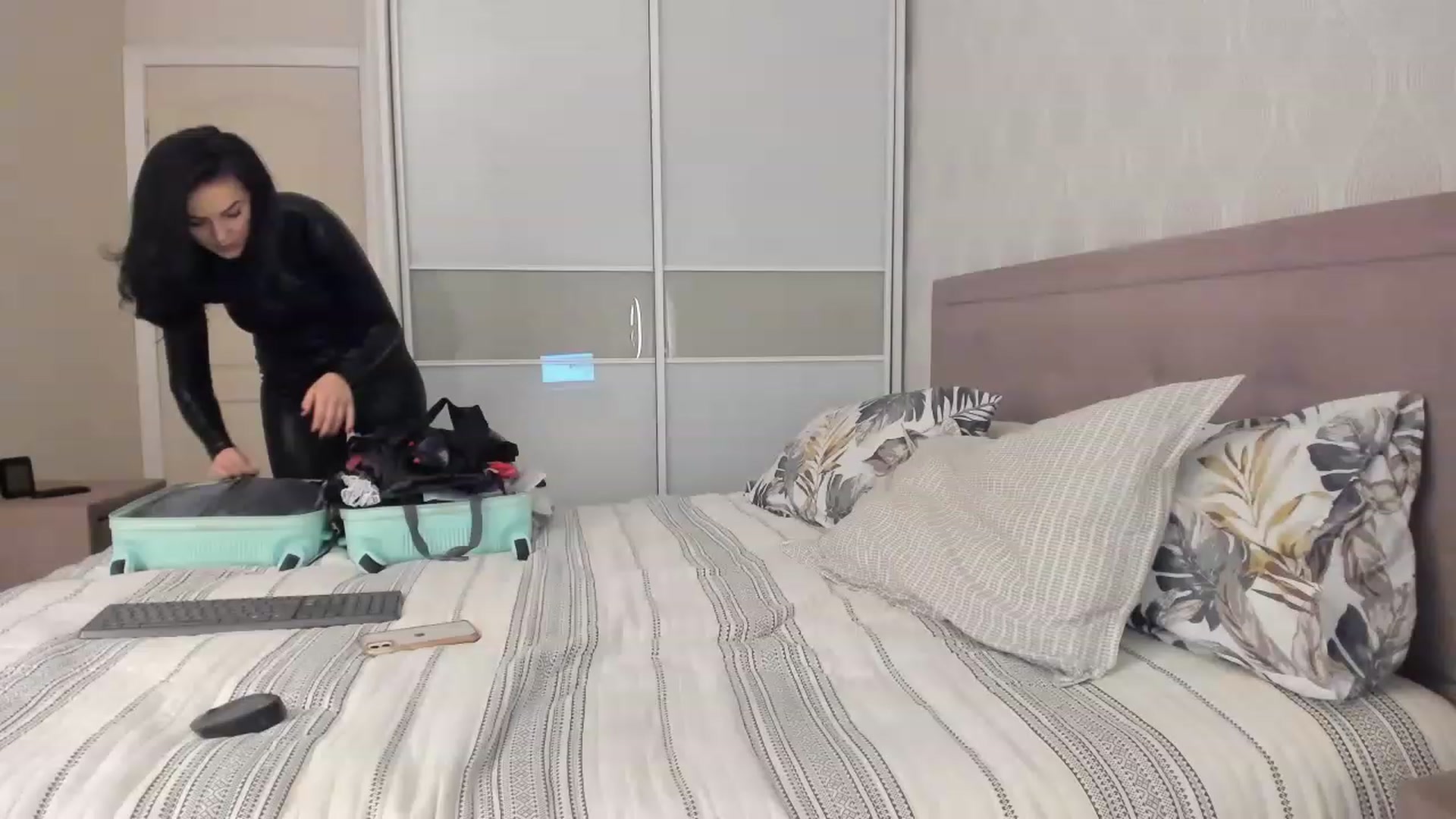 Gallery image thumbnail from MissNelly_'s myfreecams stream on, 02/13/2023, 19:24 image 2 of 20