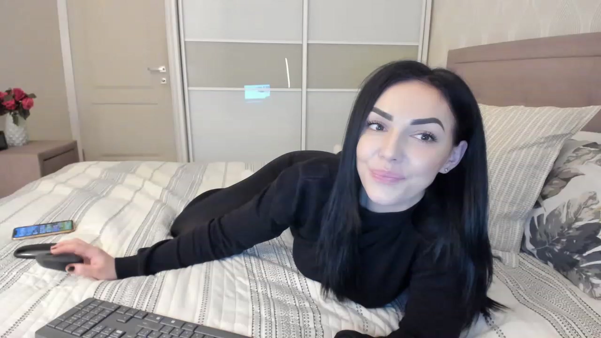 Gallery image thumbnail from MissNelly_'s myfreecams stream on, 02/15/2023, 17:26 image 14 of 20