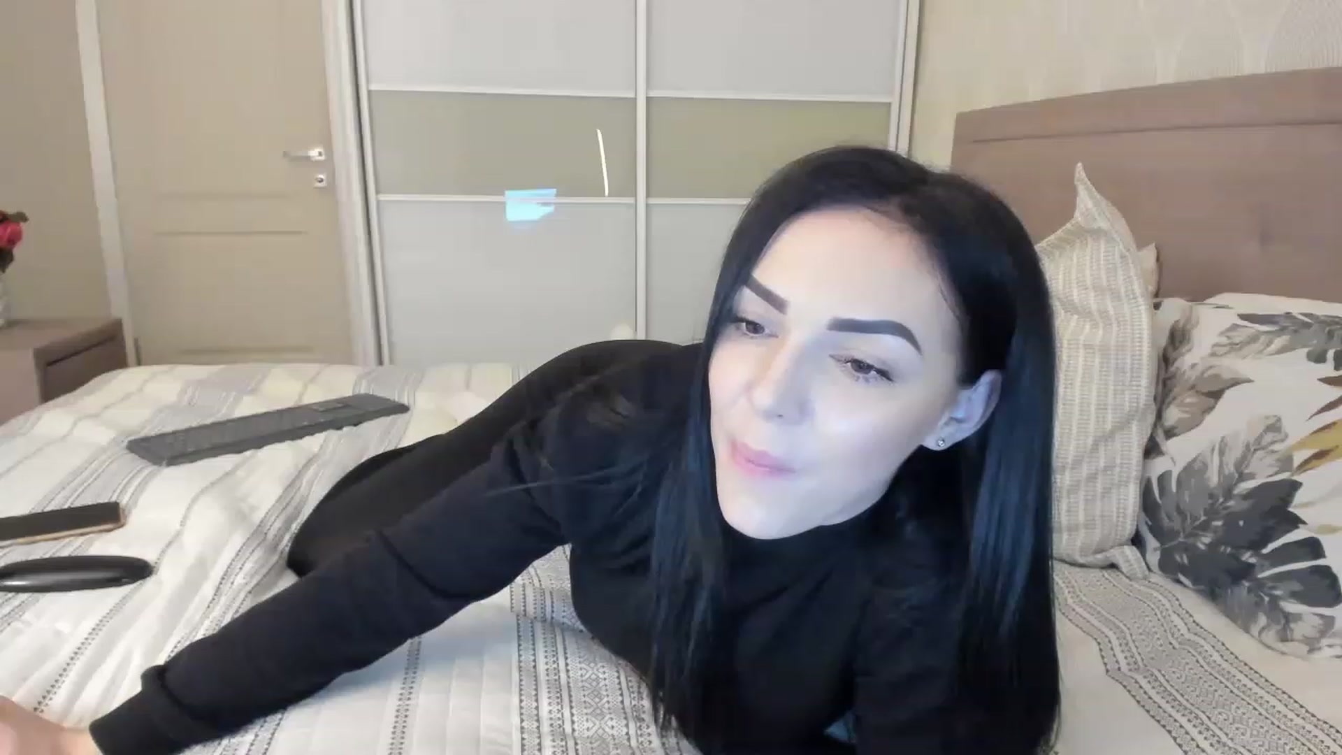 Gallery image thumbnail from MissNelly_'s myfreecams stream on, 02/15/2023, 17:26 image 17 of 20