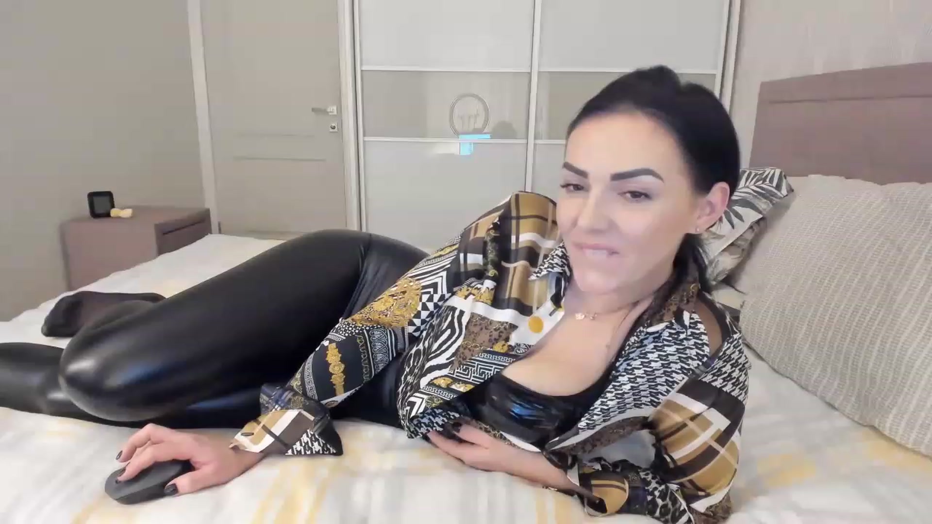 Gallery image thumbnail from MissNelly_'s myfreecams stream on, 02/24/2023, 18:37 image 19 of 20