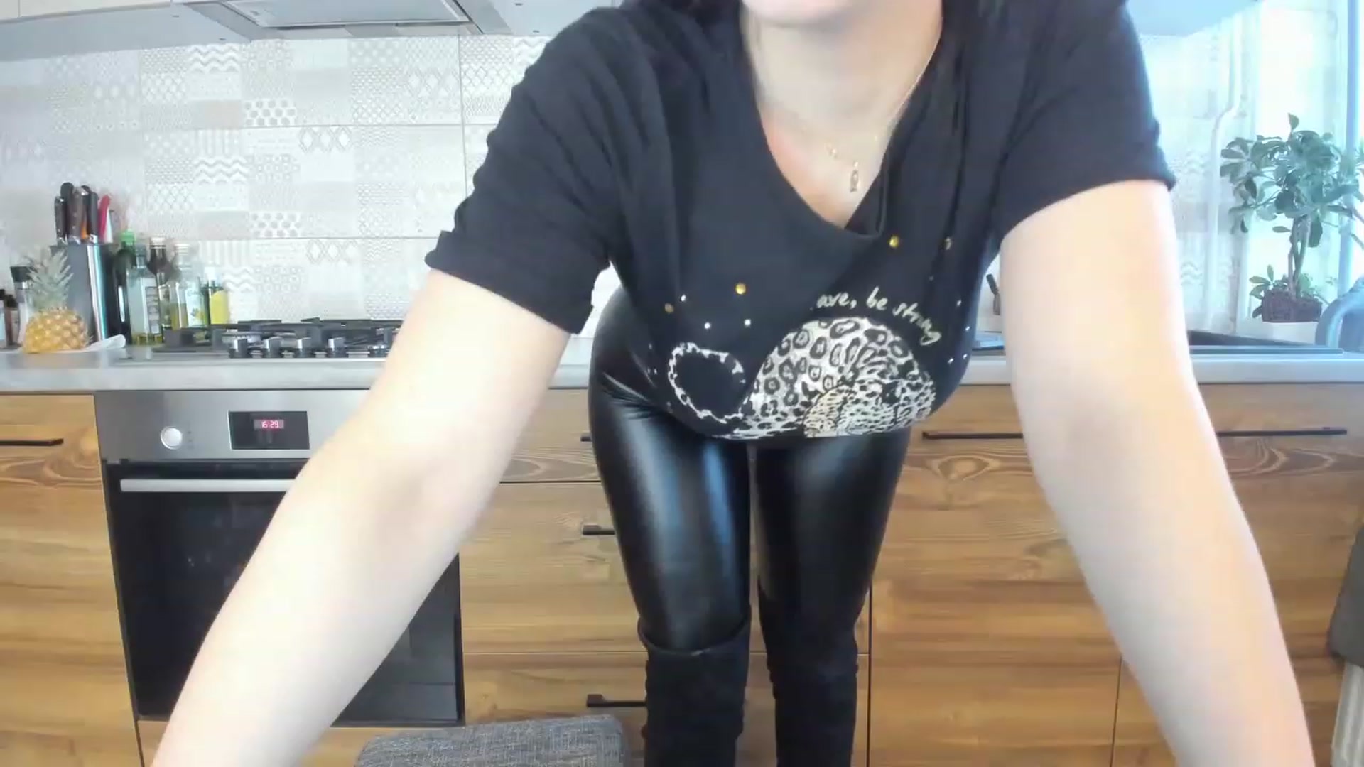 Gallery image thumbnail from MissNelly_'s myfreecams stream on, 03/05/2023, 14:43 image 18 of 20