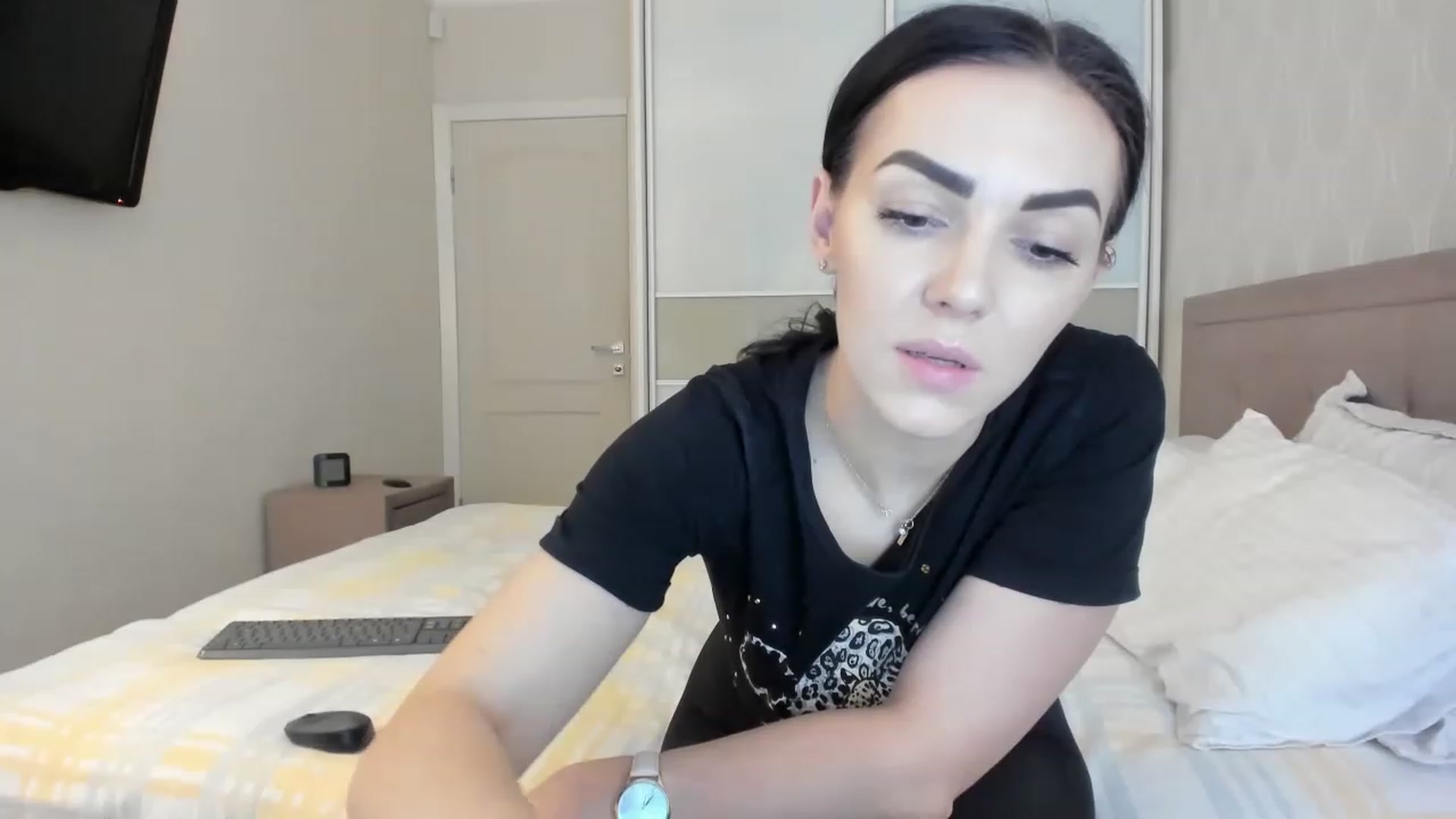 Gallery image thumbnail from MissNelly_'s myfreecams stream on, 03/06/2023, 18:03 image 6 of 20