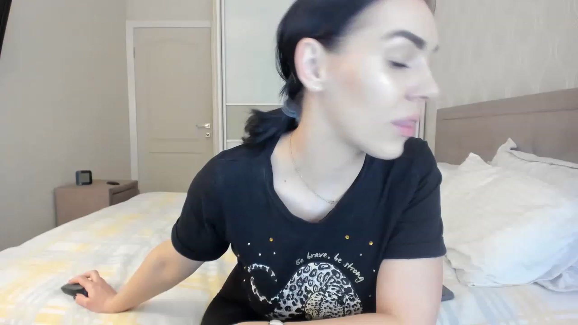 Gallery image thumbnail from MissNelly_'s myfreecams stream on, 03/06/2023, 18:03 image 15 of 20