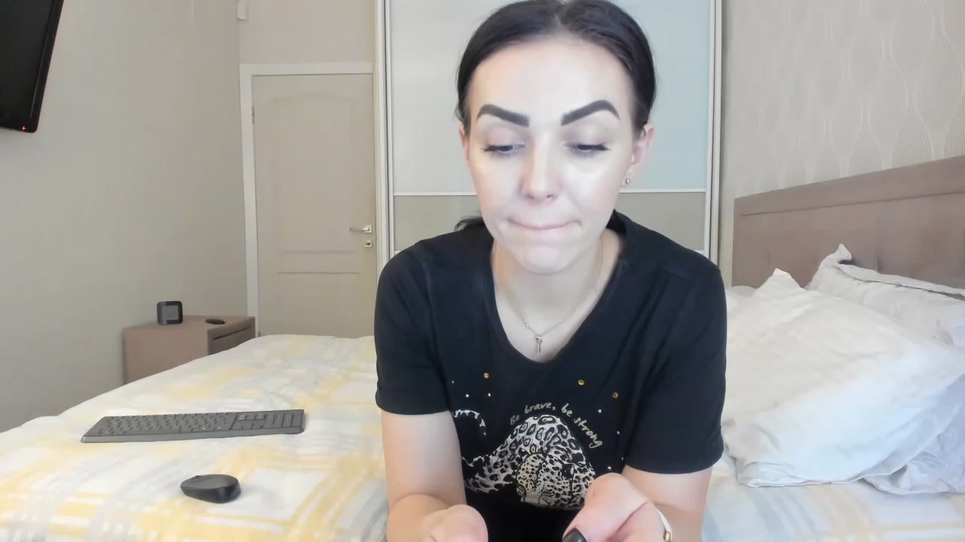 Gallery image thumbnail from MissNelly_'s myfreecams stream on, 03/06/2023, 18:03 image 4 of 20