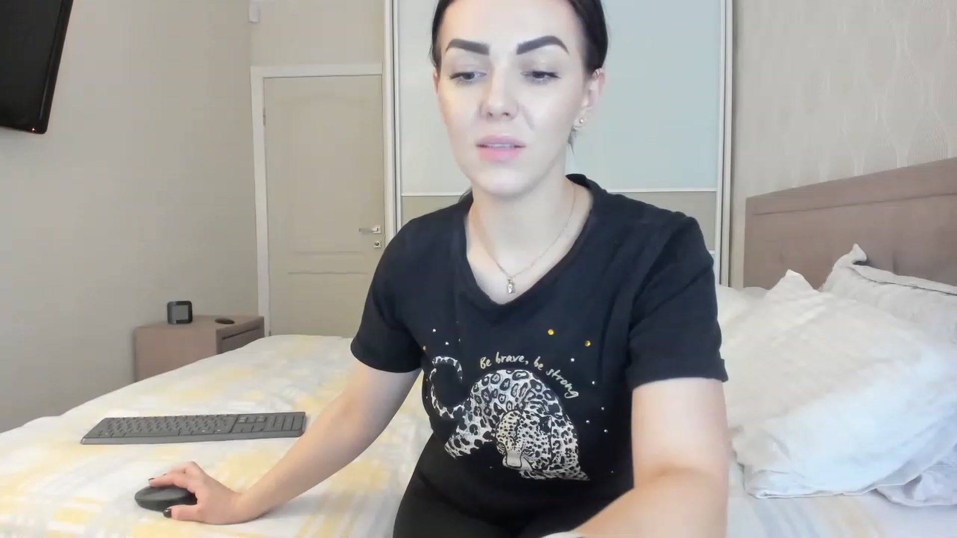Gallery image thumbnail from MissNelly_'s myfreecams stream on, 03/06/2023, 18:03 image 9 of 20