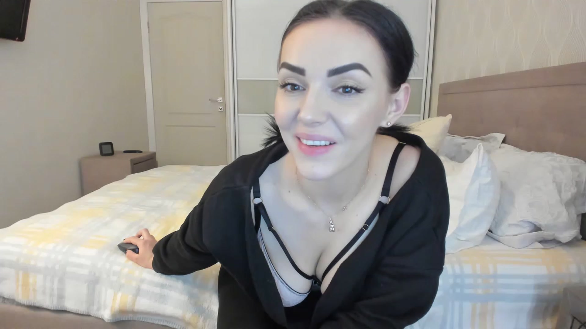 Gallery image thumbnail from MissNelly_'s myfreecams stream on, 03/07/2023, 19:13 image 16 of 20