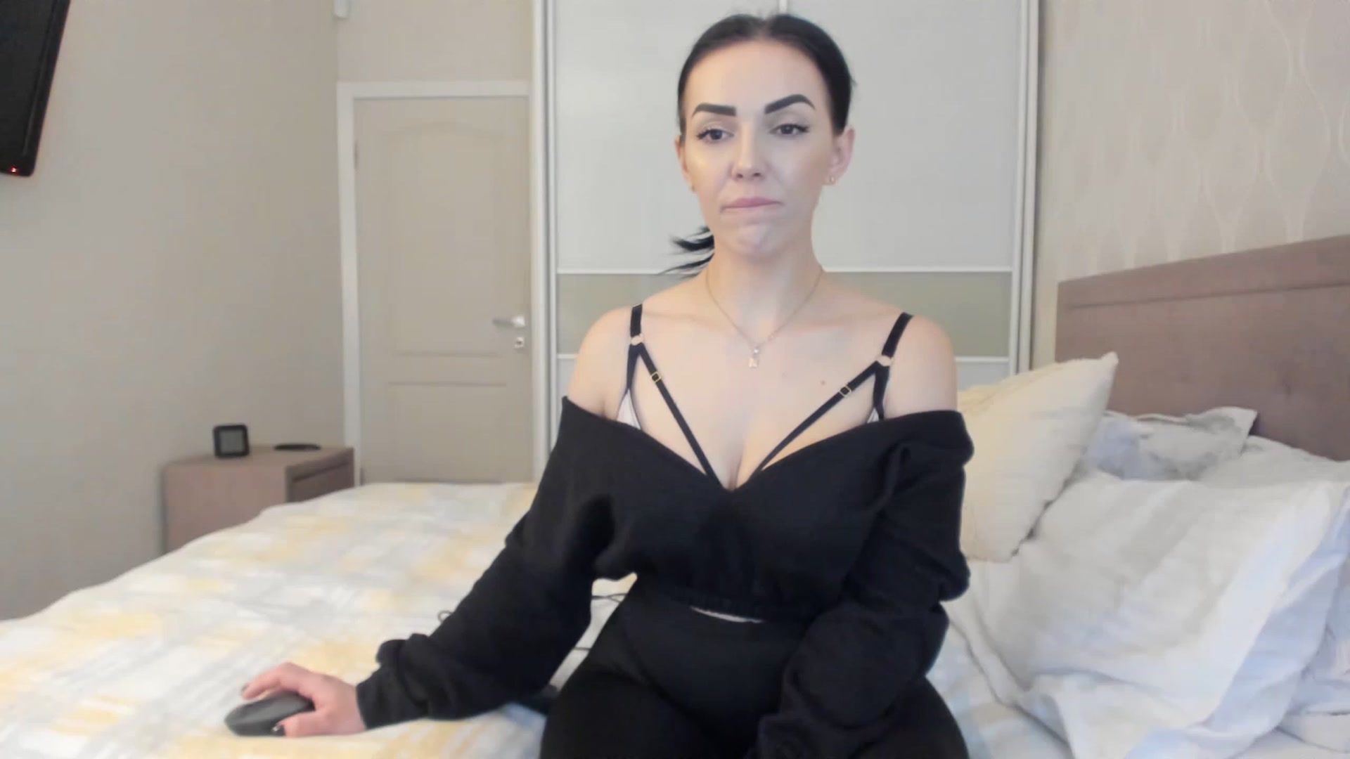 Gallery image thumbnail from MissNelly_'s myfreecams stream on, 03/07/2023, 19:13 image 7 of 20