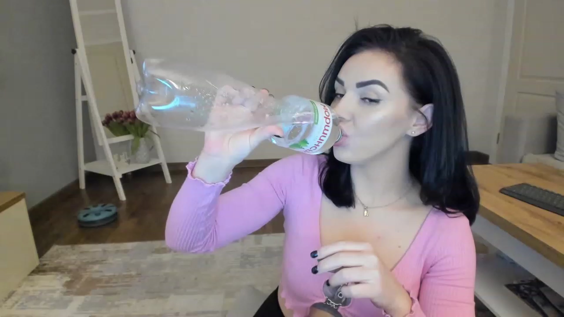 Gallery image thumbnail from MissNelly_'s myfreecams stream on, 03/09/2023, 21:19 image 10 of 20