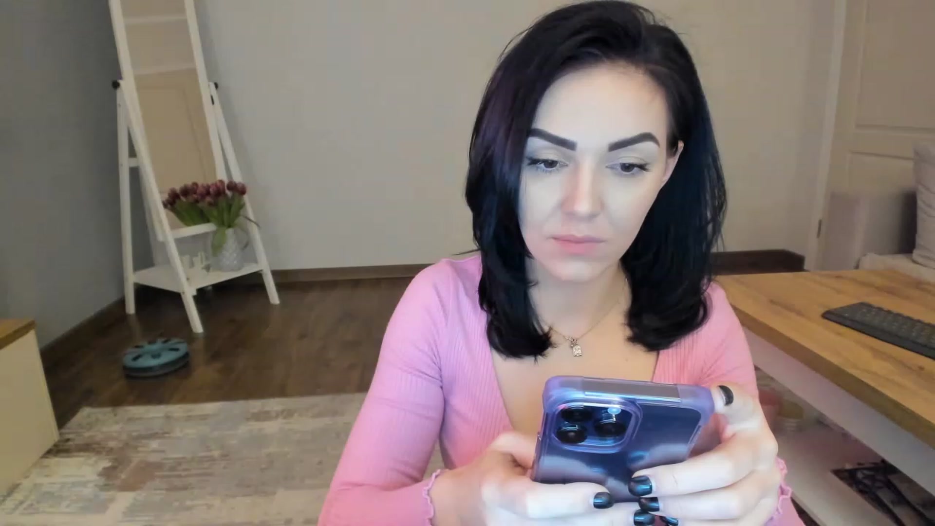 Gallery image thumbnail from MissNelly_'s myfreecams stream on, 03/09/2023, 21:19 image 19 of 20