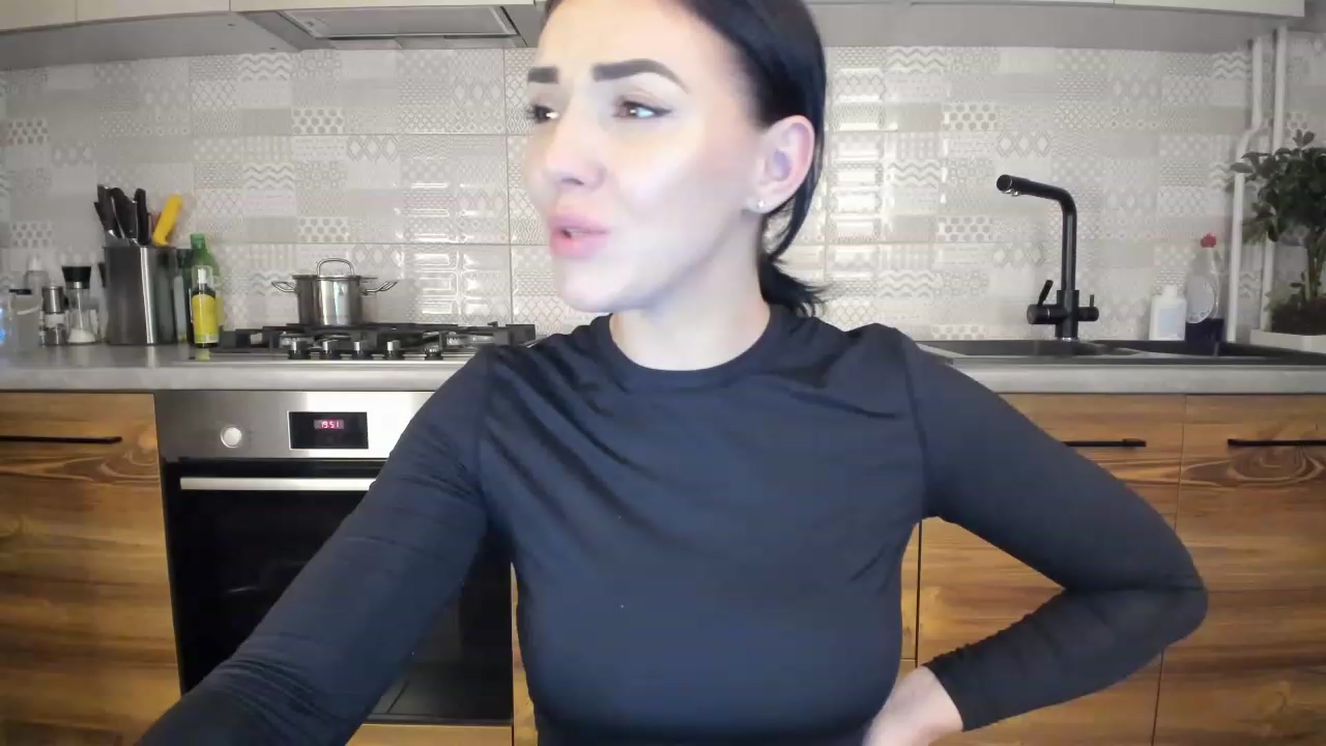 Gallery image thumbnail from MissNelly_'s myfreecams stream on, 03/15/2023, 18:01 image 11 of 20