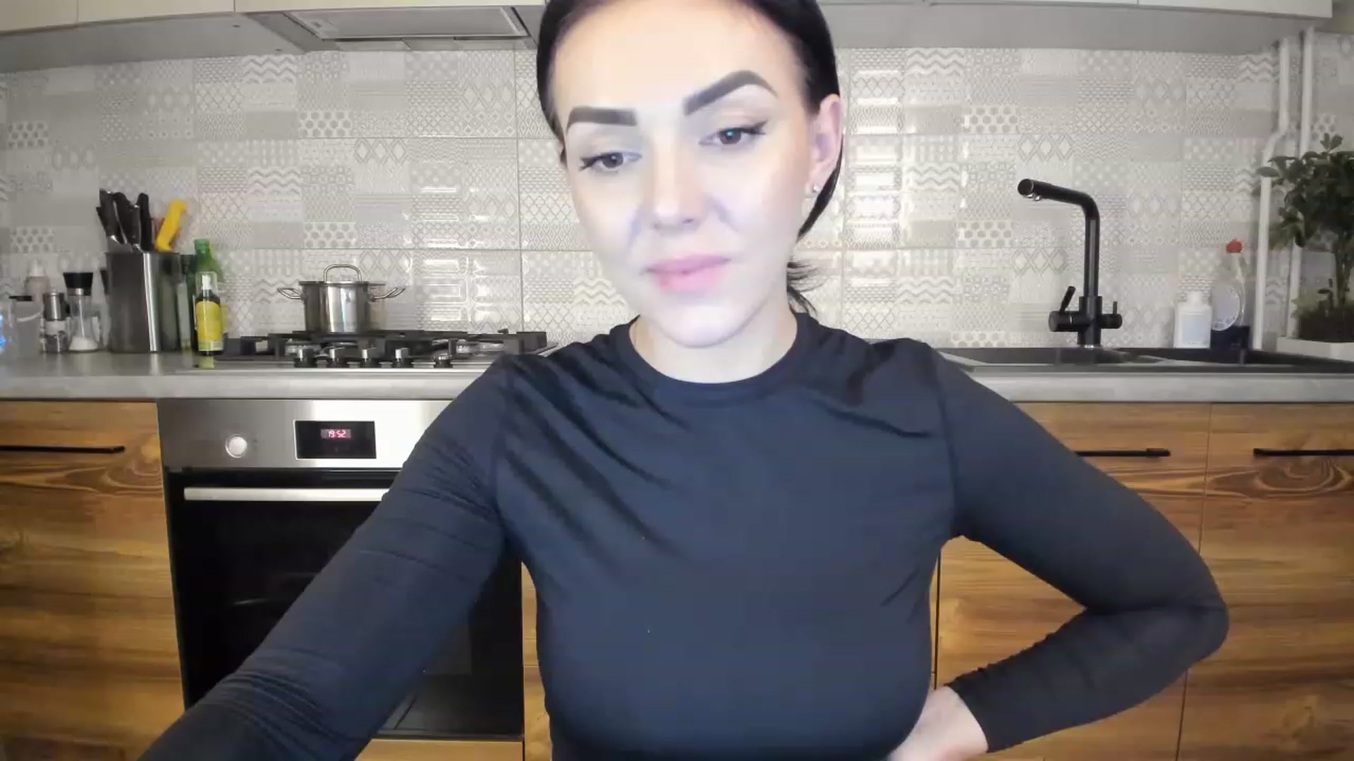 Gallery image thumbnail from MissNelly_'s myfreecams stream on, 03/15/2023, 18:01 image 12 of 20