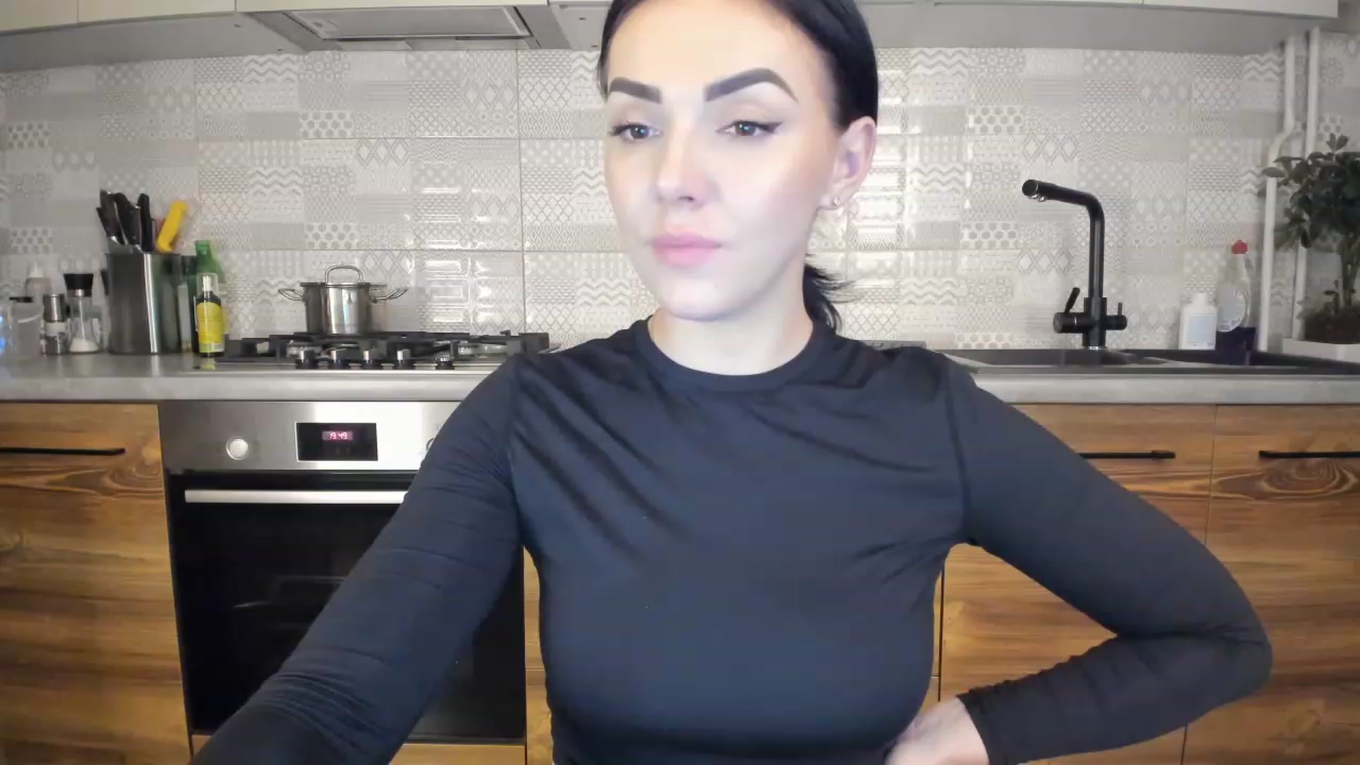 Gallery image thumbnail from MissNelly_'s myfreecams stream on, 03/15/2023, 18:01 image 8 of 20