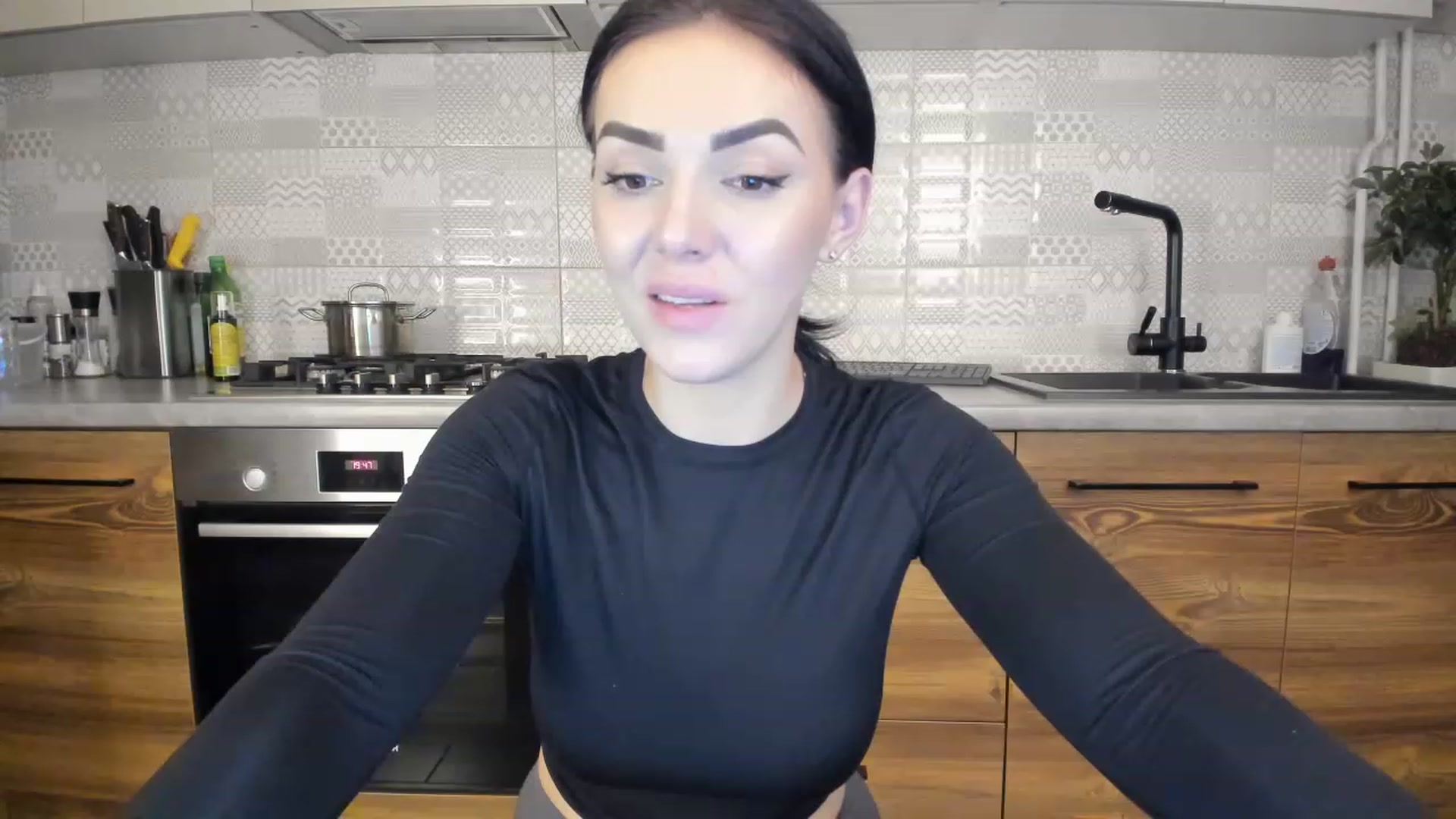 Gallery image thumbnail from MissNelly_'s myfreecams stream on, 03/15/2023, 18:01 image 6 of 20