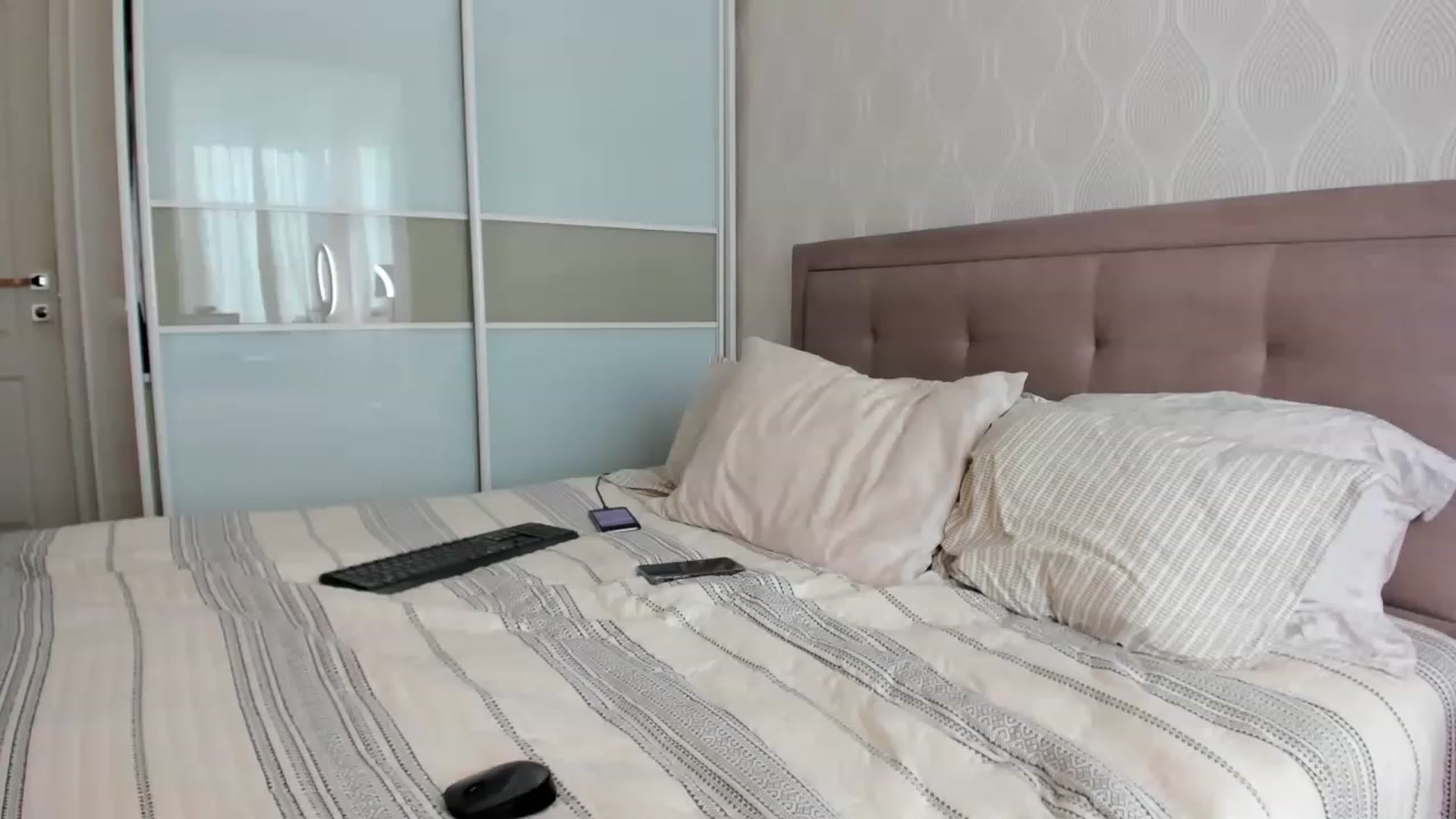 Gallery image thumbnail from MissNelly_'s myfreecams stream on, 04/13/2023, 14:40 image 8 of 20