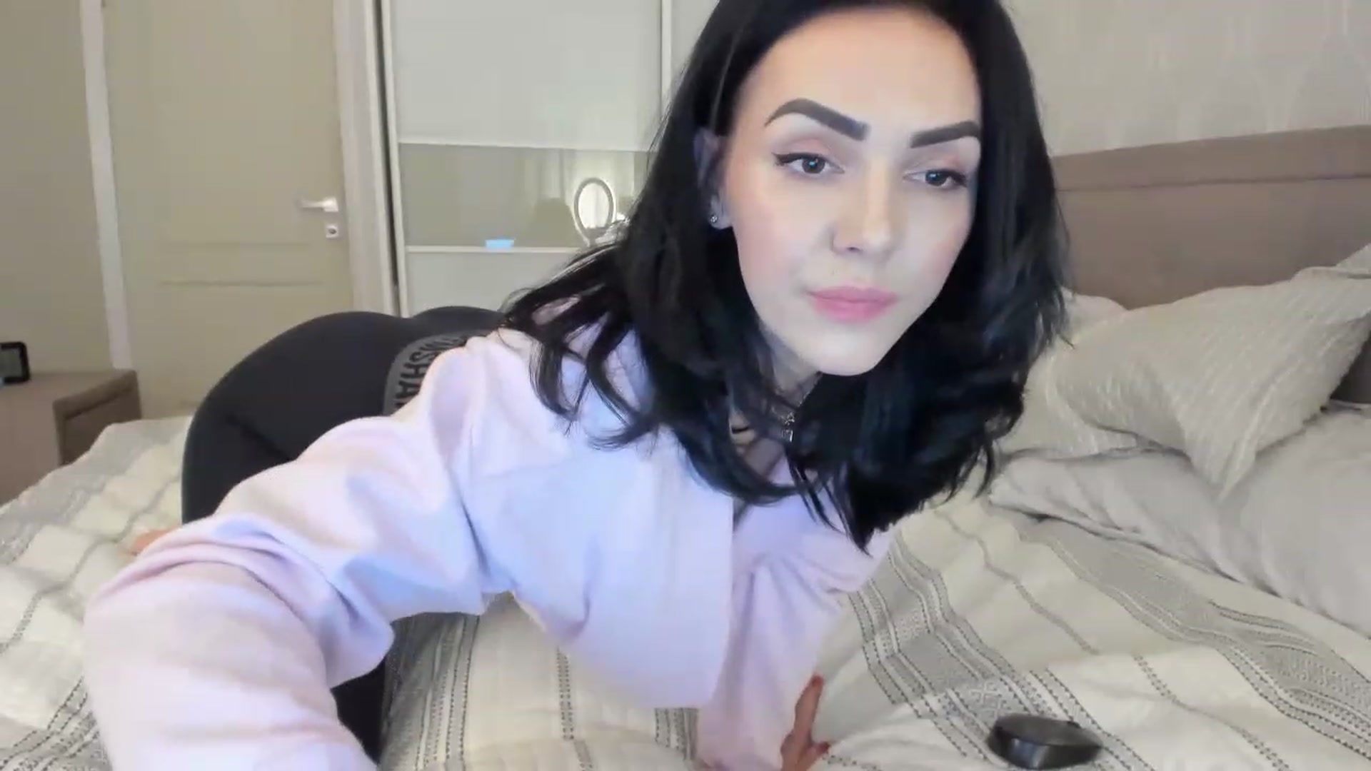 Gallery image thumbnail from MissNelly_'s myfreecams stream on, 04/25/2023, 17:26 image 9 of 20