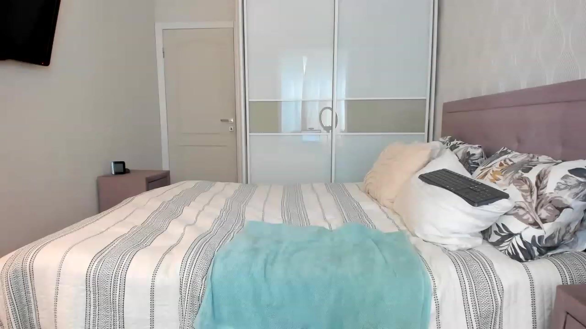 Gallery image thumbnail from MissNelly_'s myfreecams stream on, 05/04/2023, 13:52 image 17 of 20