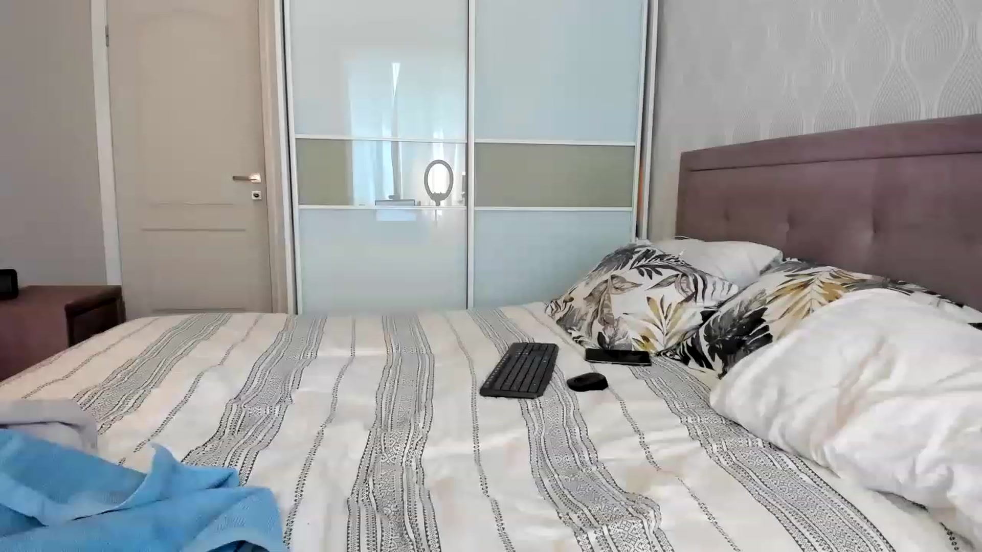 Gallery image thumbnail from MissNelly_'s myfreecams stream on, 05/13/2023, 13:01 image 4 of 20