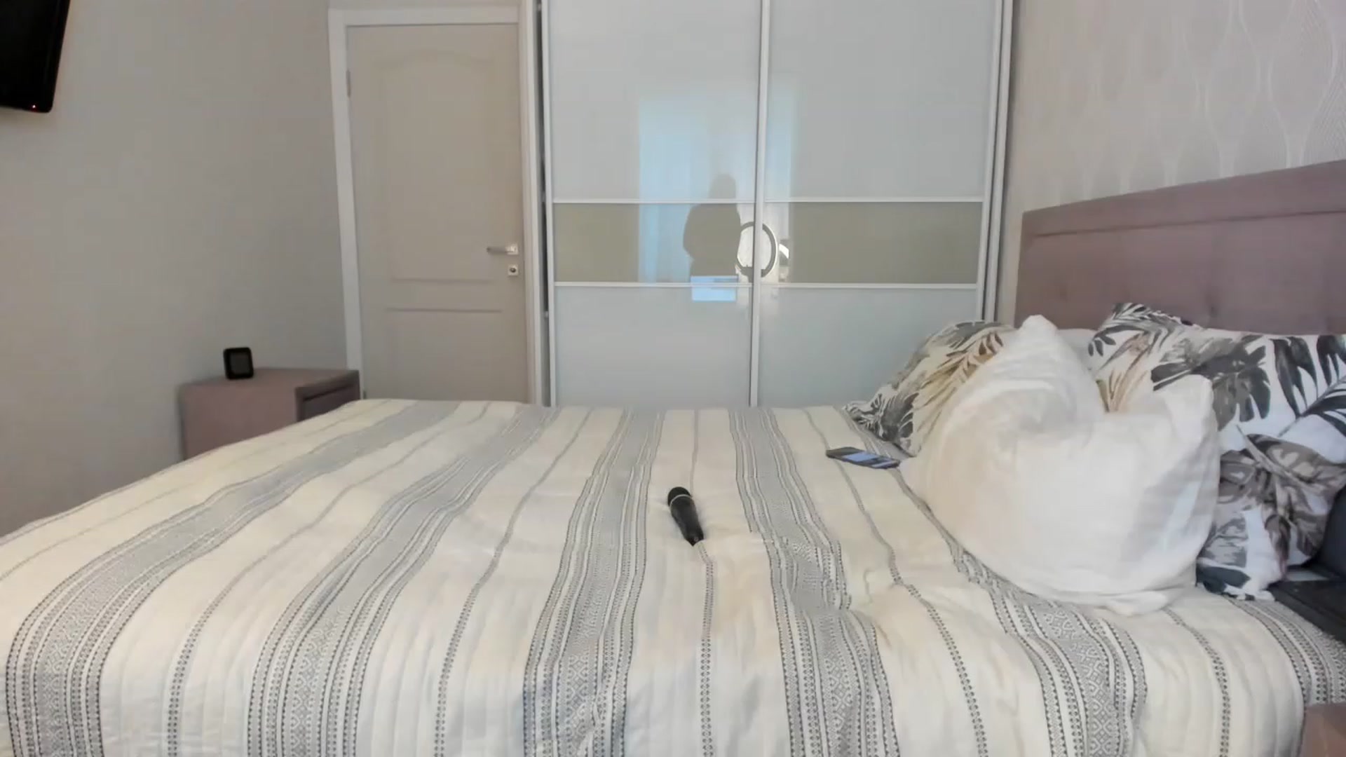 Gallery image thumbnail from MissNelly_'s myfreecams stream on, 05/22/2023, 09:29 image 19 of 20