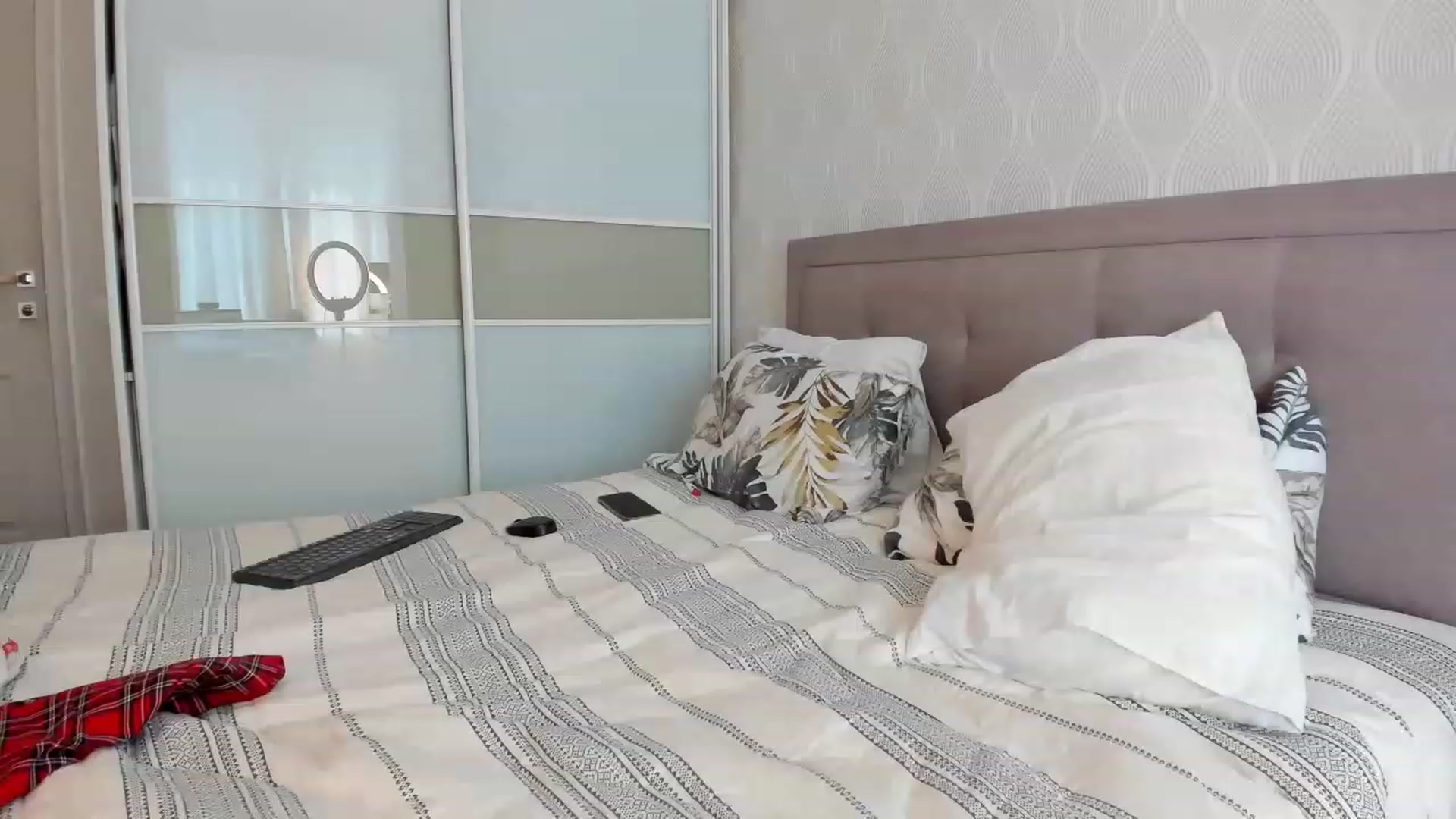 Gallery image thumbnail from MissNelly_'s myfreecams stream on, 05/22/2023, 12:57 image 3 of 20