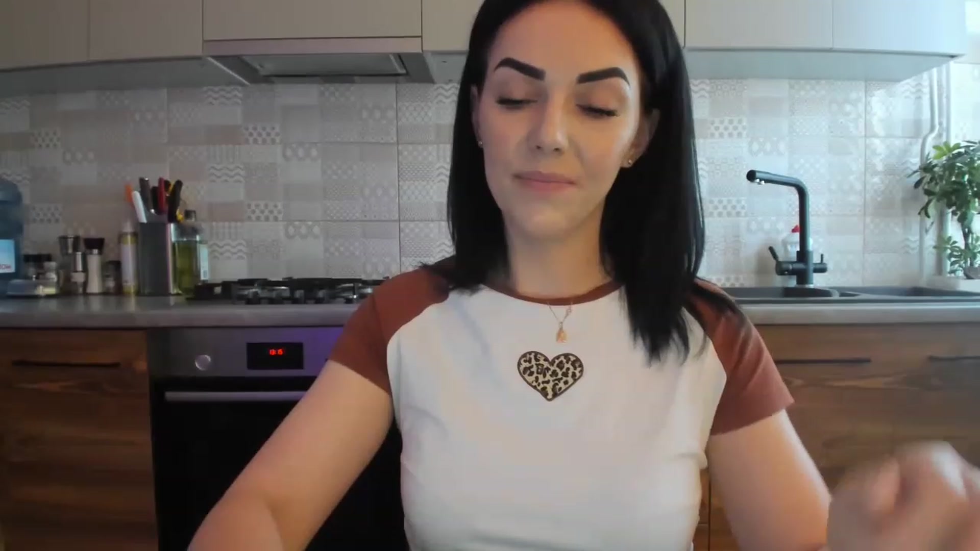 Gallery image thumbnail from MissNelly_'s myfreecams stream on, 06/05/2023, 11:25 image 8 of 20